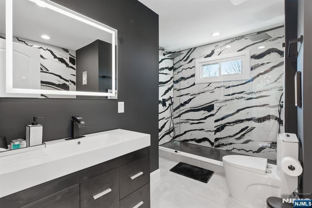 Ringwood, New Jersey, 07456, United States, 3 Bedrooms Bedrooms, ,3 BathroomsBathrooms,Residential,For Sale,1981754