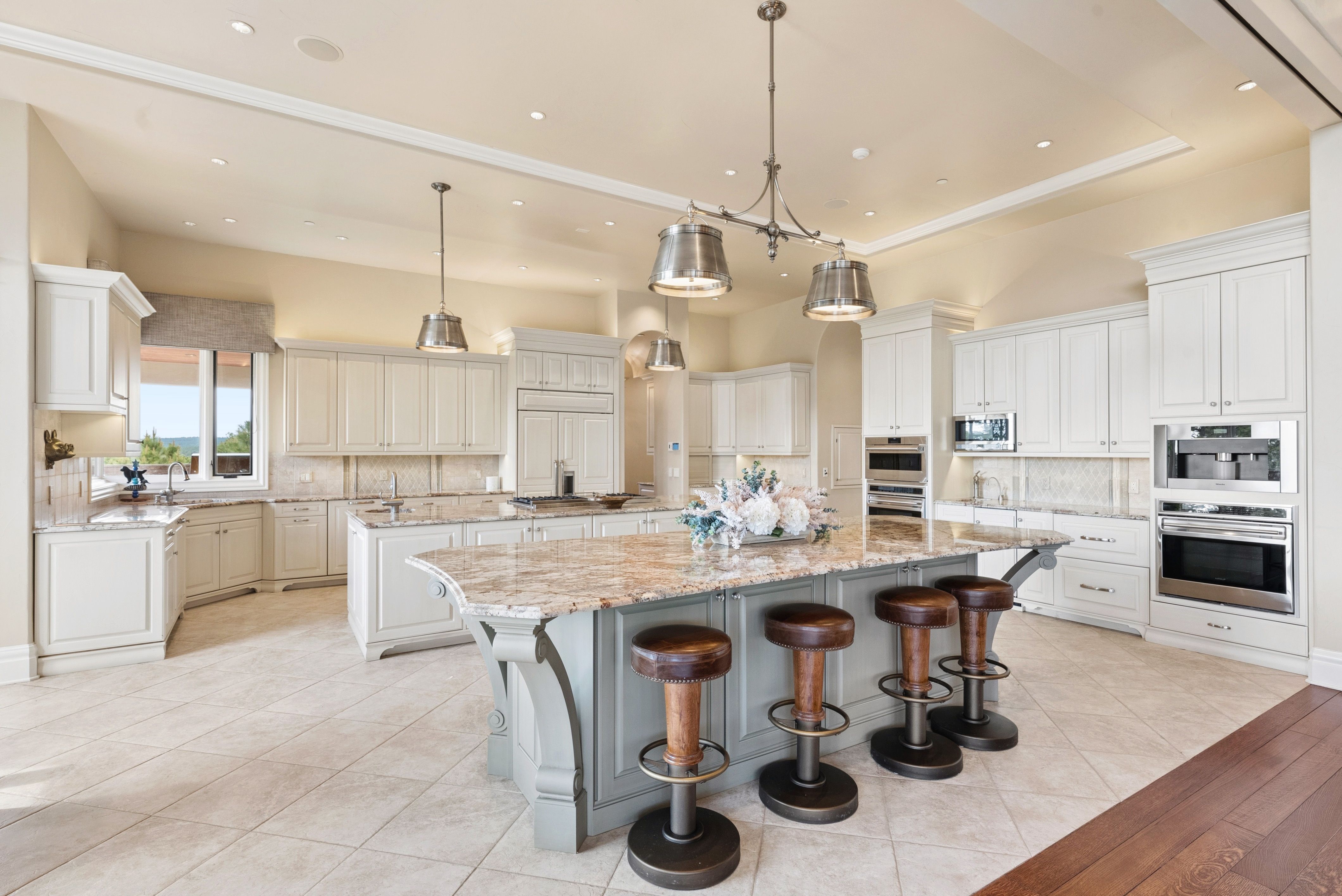  Extraordinary legacy estate on 2.59 private acres in Cathedral Pines - 物件實景