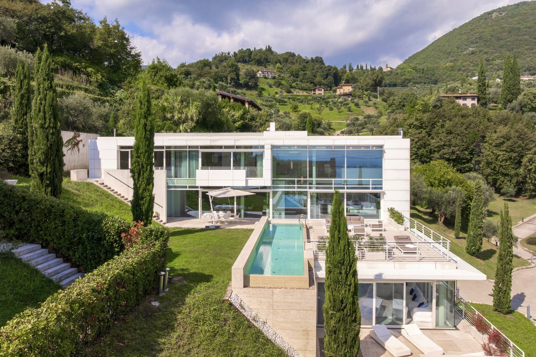  Lake view villa designed by architect Richard Meier - 物件實景