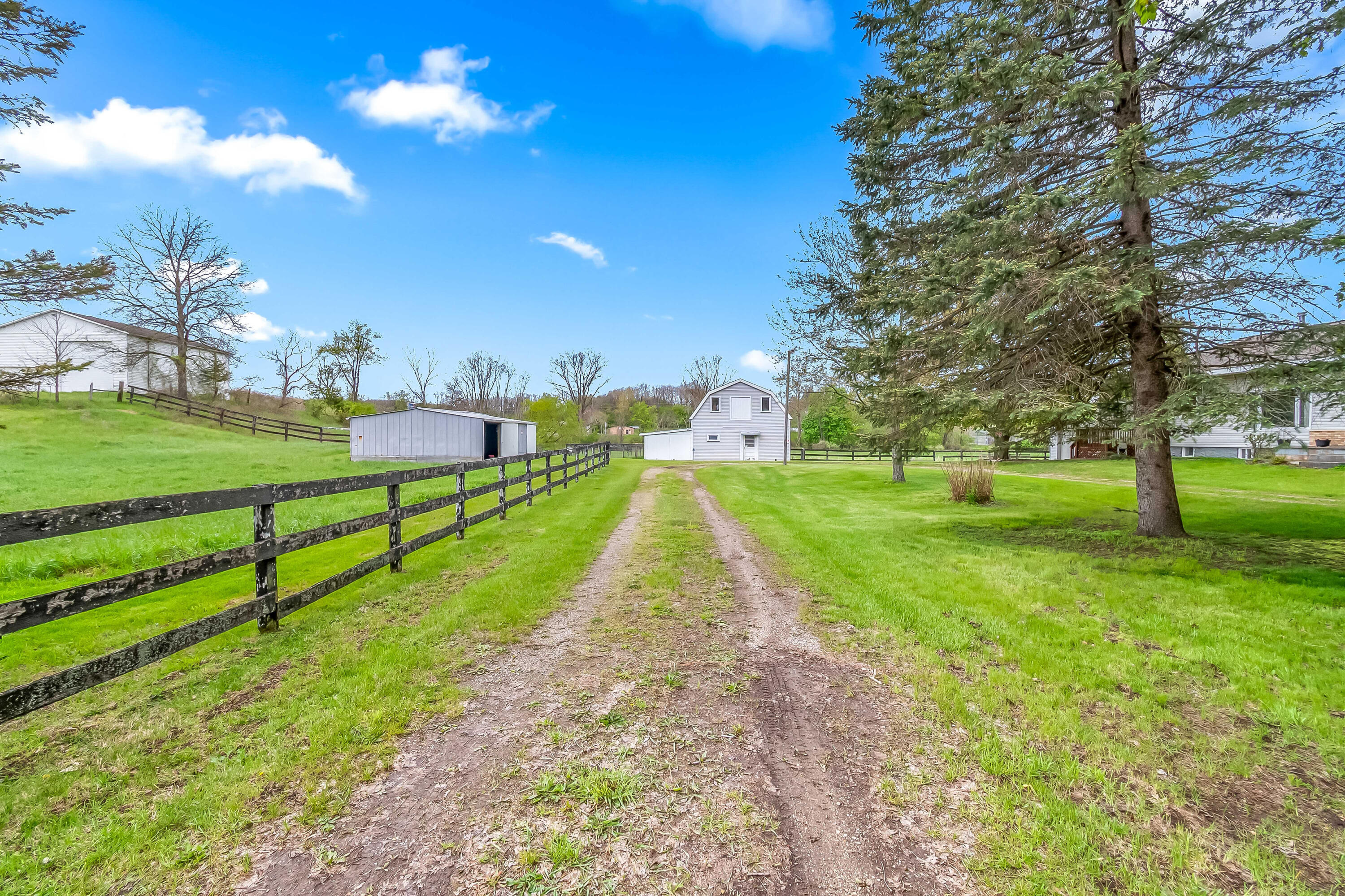 Hillsdale, Michigan, 49242, United States, 3 Bedrooms Bedrooms, ,2 BathroomsBathrooms,Residential,For Sale,2030822