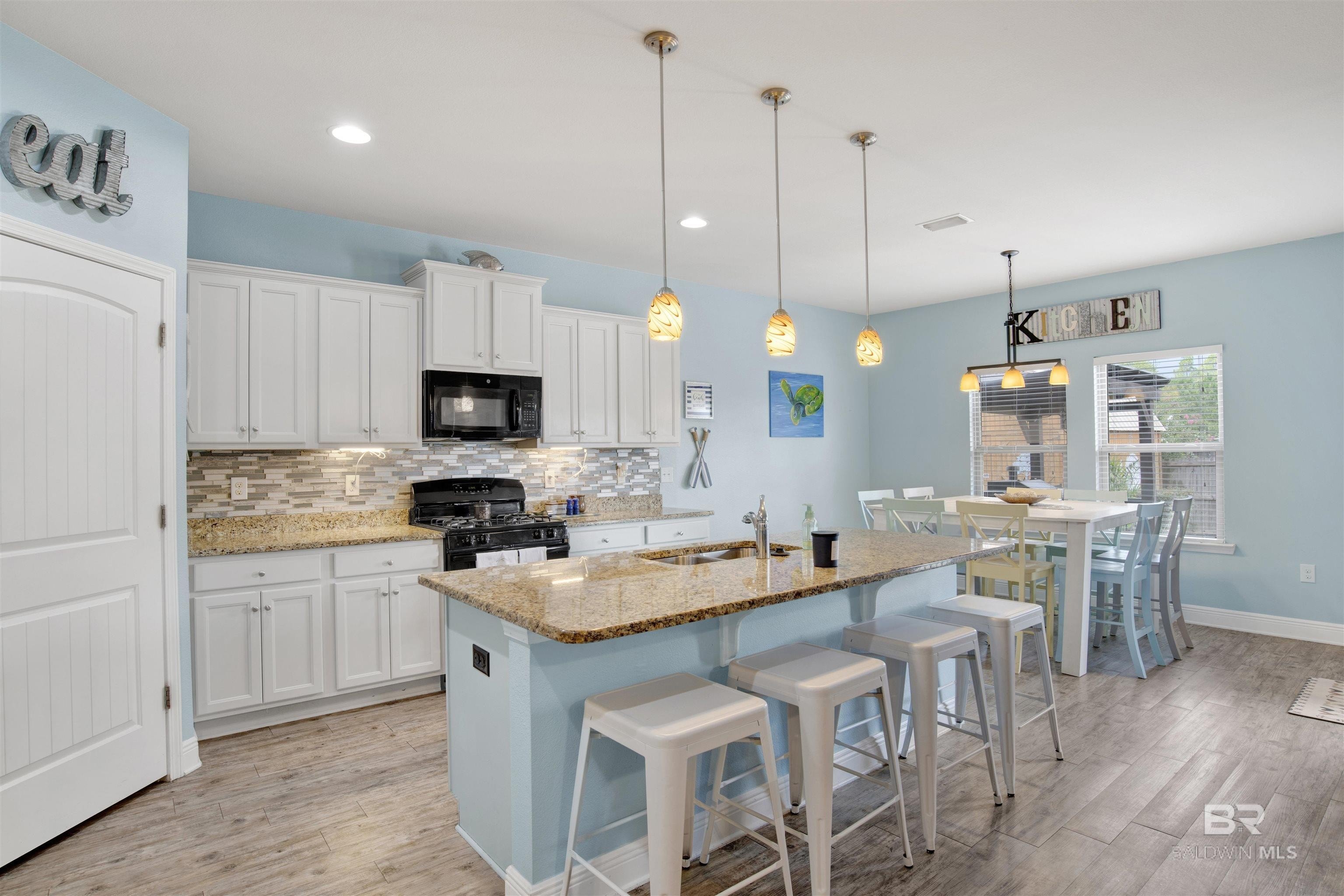 Gulf Shores, Alabama, 36542, United States, 4 Bedrooms Bedrooms, ,3 BathroomsBathrooms,Residential,For Sale,1910560