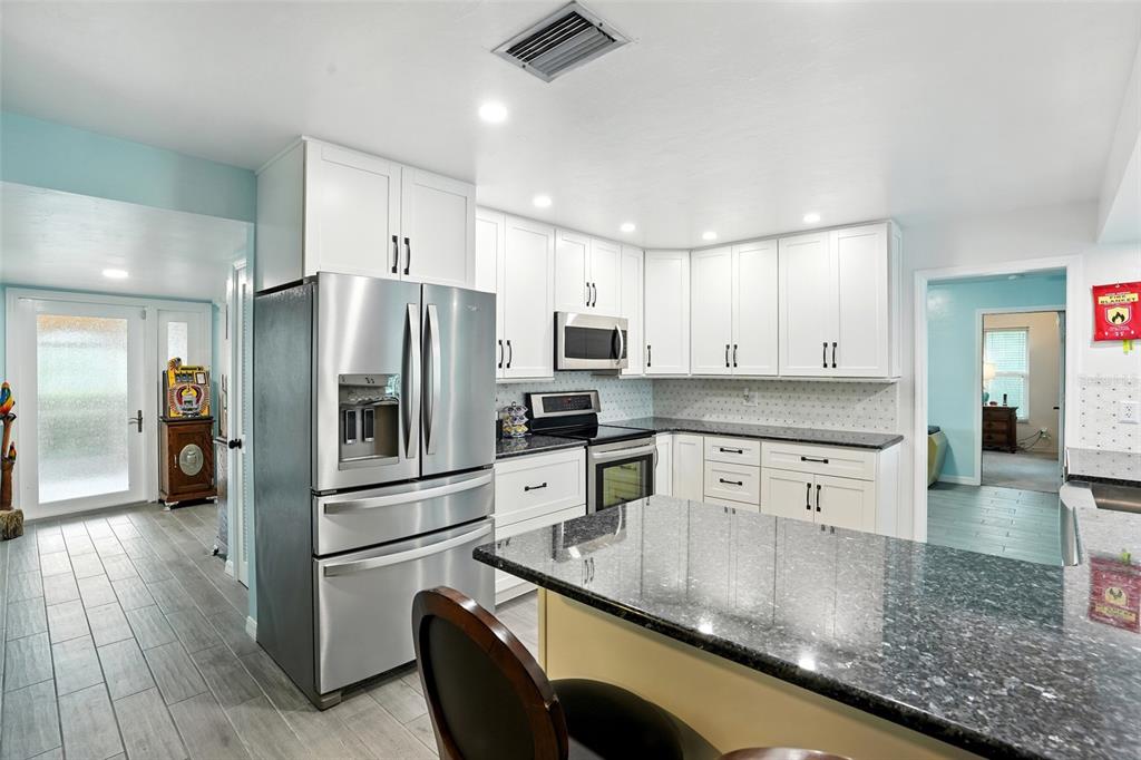 North Fort Myers, Florida, 33903, United States, 3 Bedrooms Bedrooms, ,2 BathroomsBathrooms,Residential,For Sale,1998346