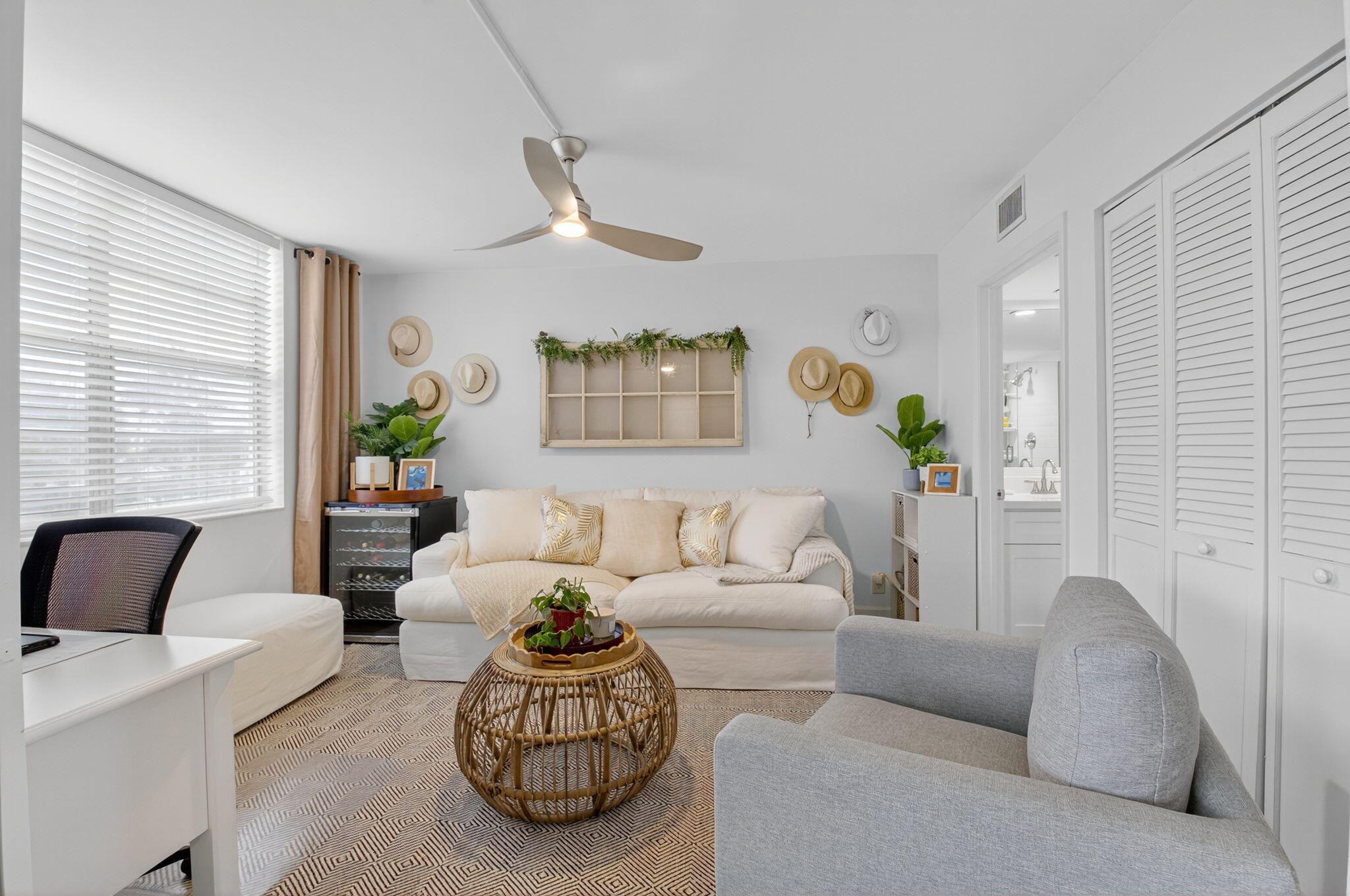 Delray Beach, Florida, 33483, United States, 2 Bedrooms Bedrooms, ,2 BathroomsBathrooms,Residential,For Sale,1932653