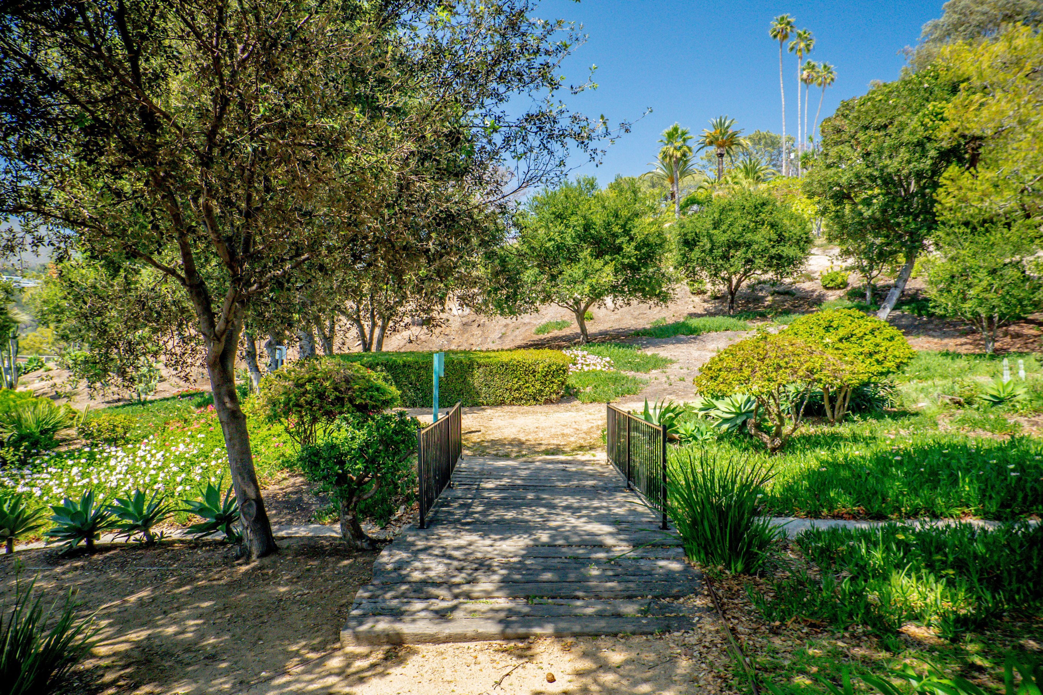  17352 W Sunset Blvd - 物件實景