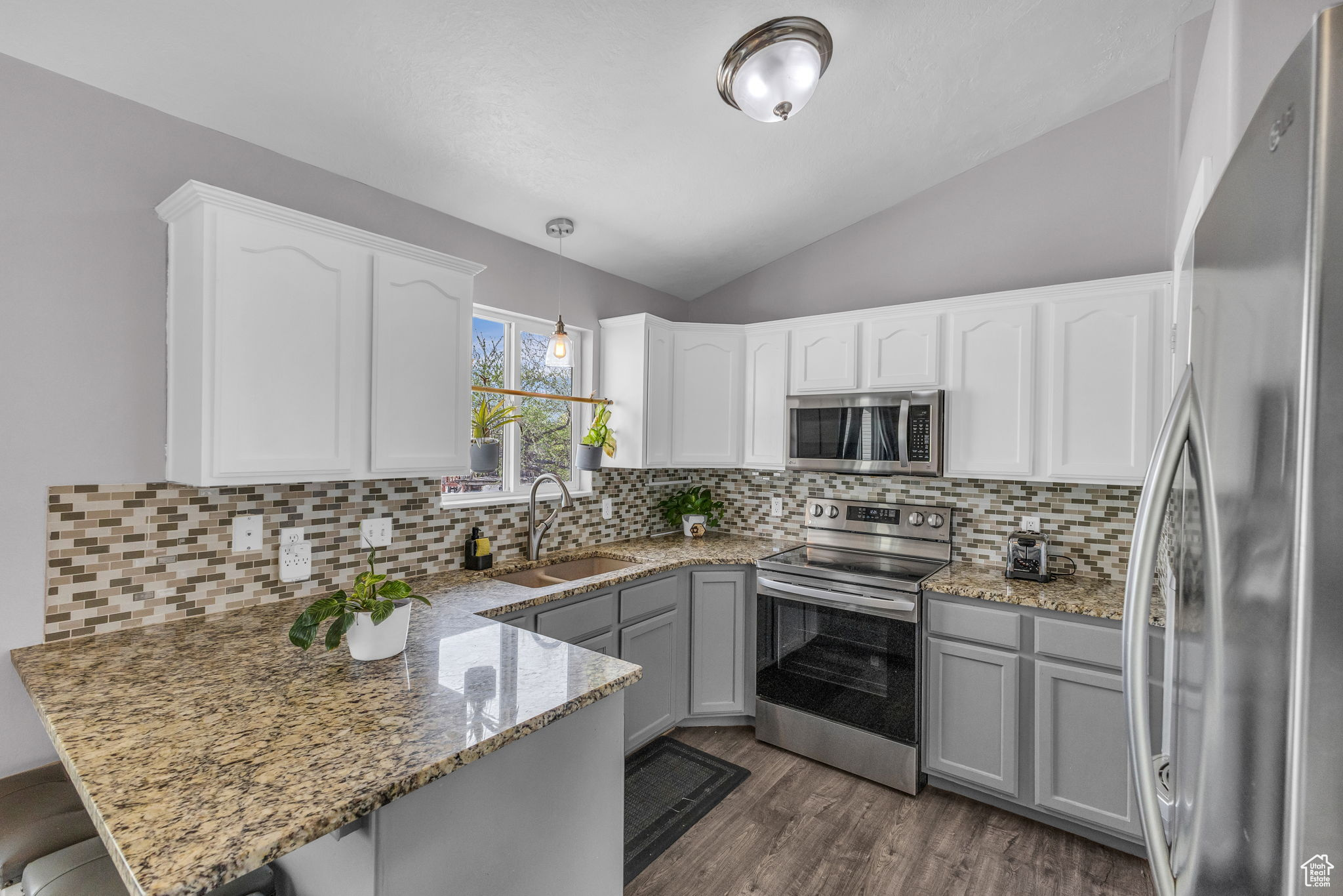 Herriman, Utah, 84096, United States, 5 Bedrooms Bedrooms, ,2 BathroomsBathrooms,Residential,For Sale,1850262