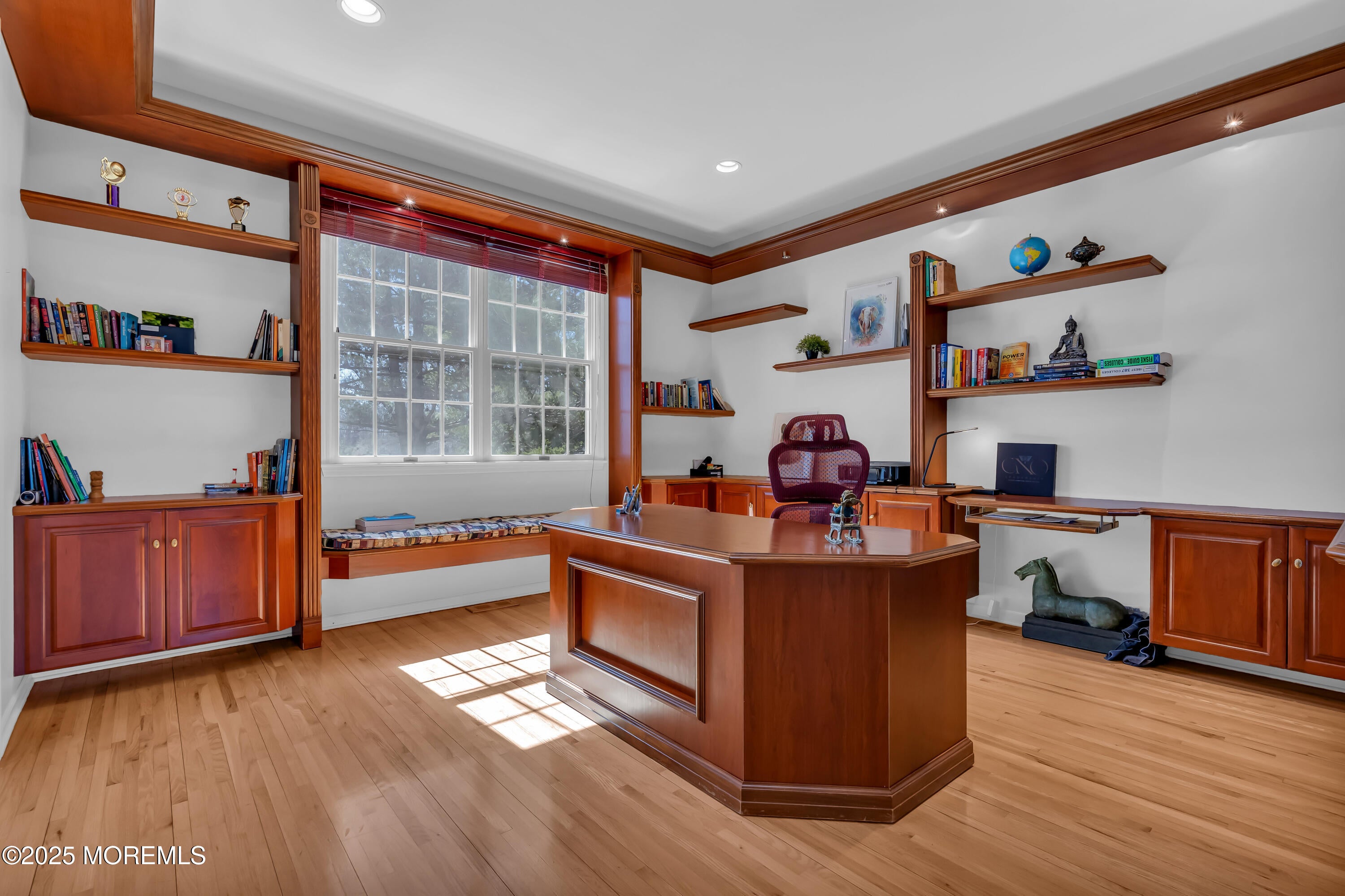 Manalapan, New Jersey, 07726, United States, 6 Bedrooms Bedrooms, ,5 BathroomsBathrooms,Residential,For Sale,1976013