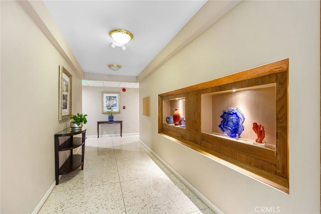395 S Oakland Avenue #101, Pasadena, California, 91101, United States, 3 Bedrooms Bedrooms, ,2 BathroomsBathrooms,Residential,For Sale,395 S Oakland Avenue #101,1679345