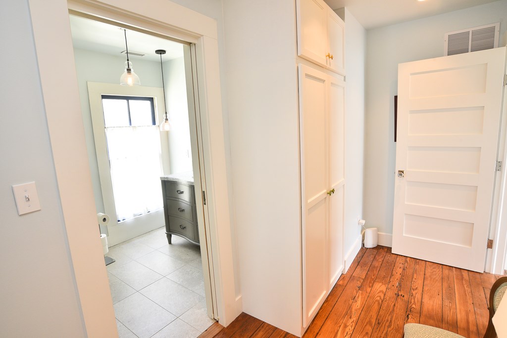 Cape Charles, Virginia, 23310, United States, 3 Bedrooms Bedrooms, ,4 BathroomsBathrooms,Residential,For Sale,1826996