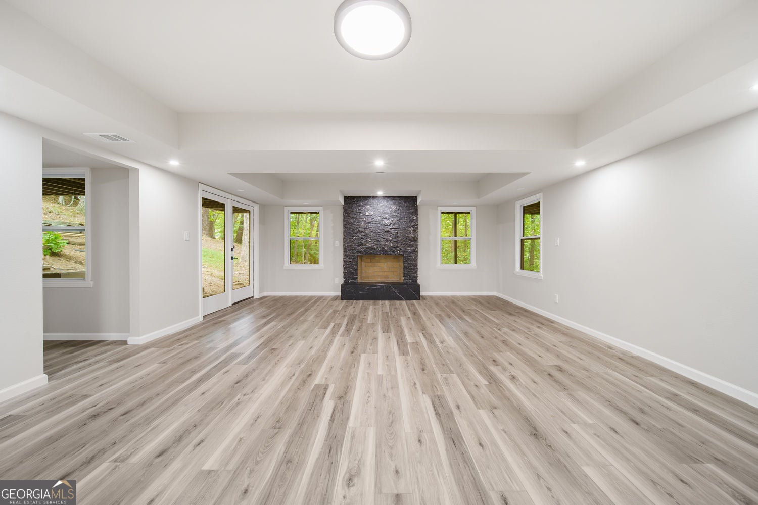 Atlanta, Georgia, 30350, United States, 8 Bedrooms Bedrooms, ,6 BathroomsBathrooms,Residential,For Sale,1992514