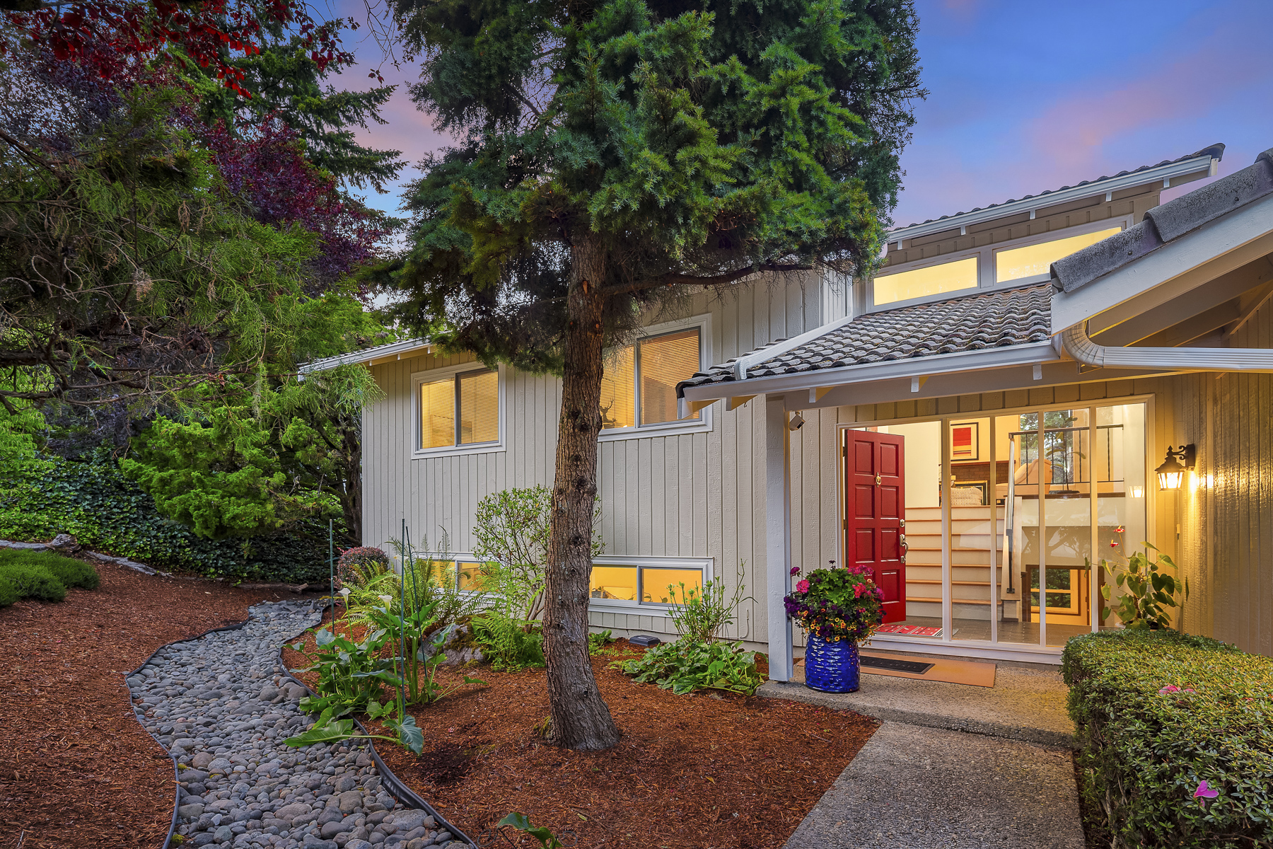  14130 SE 49th Place, Bellevue, WA 98006 - 物件實景