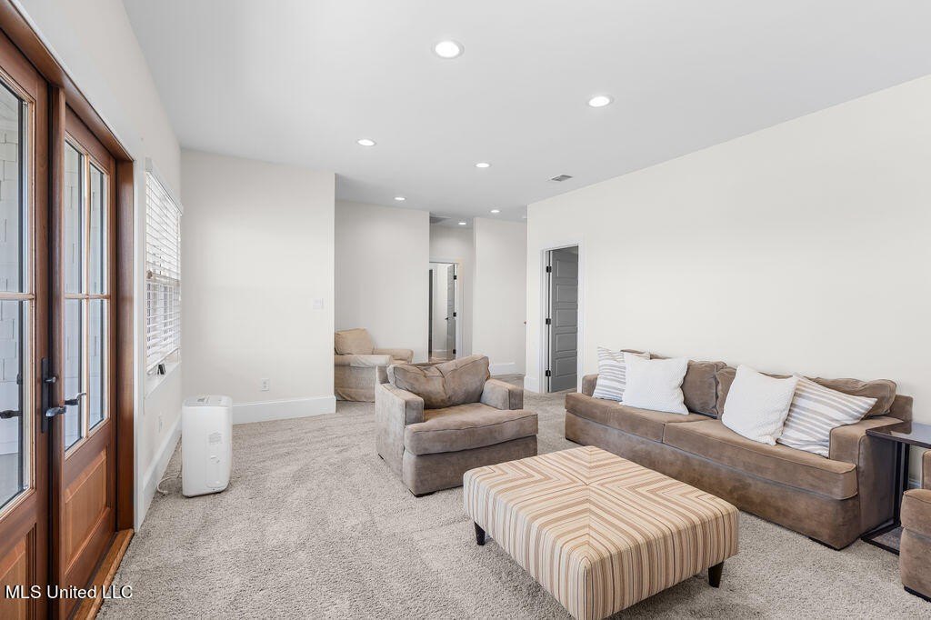 Gulfport, Mississippi, 39501, United States, 4 Bedrooms Bedrooms, ,3 BathroomsBathrooms,Residential,For Sale,1974056