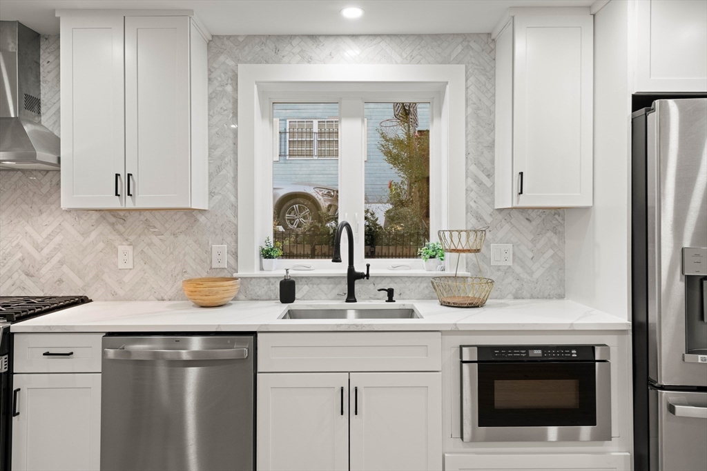 Boston, Massachusetts, 02125, United States, 2 Bedrooms Bedrooms, ,3 BathroomsBathrooms,Residential,For Sale,1995949