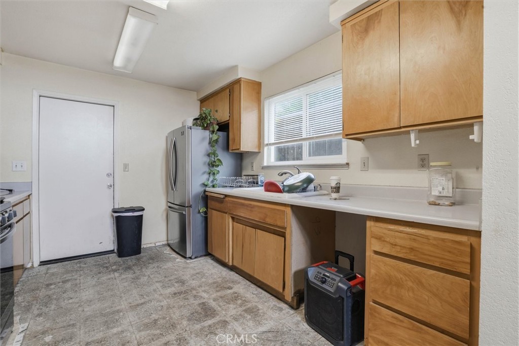Paso Robles, California, 93446, United States, 5 Bedrooms Bedrooms, ,2 BathroomsBathrooms,Residential,For Sale,2034099
