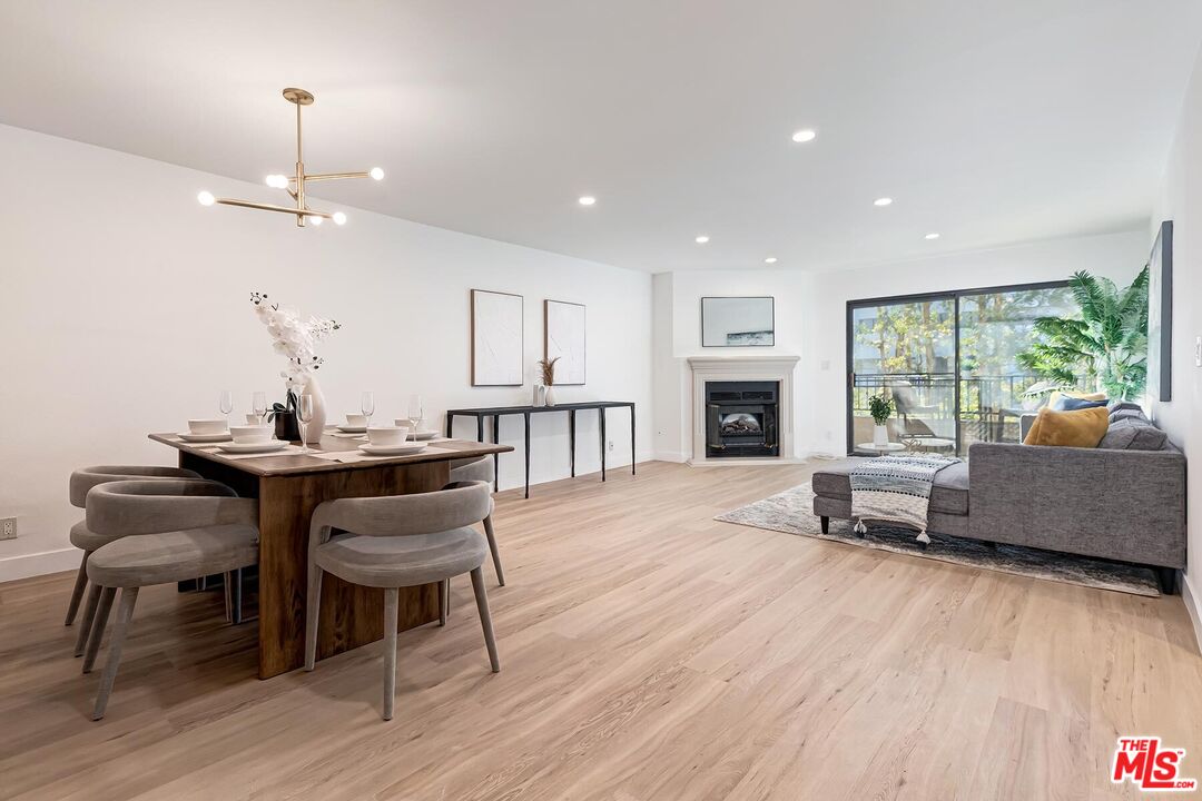 Los Angeles, California, 90025, United States, 2 Bedrooms Bedrooms, ,2 BathroomsBathrooms,Residential,For Sale,2003493