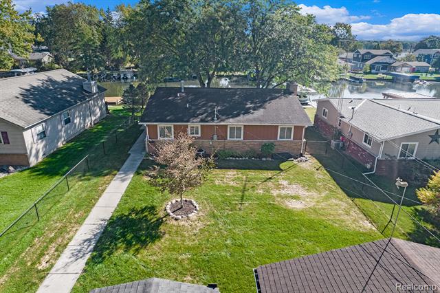 Putnam Twp, Michigan, 48169, United States, 3 Bedrooms Bedrooms, ,2 BathroomsBathrooms,Residential,For Sale,1981909