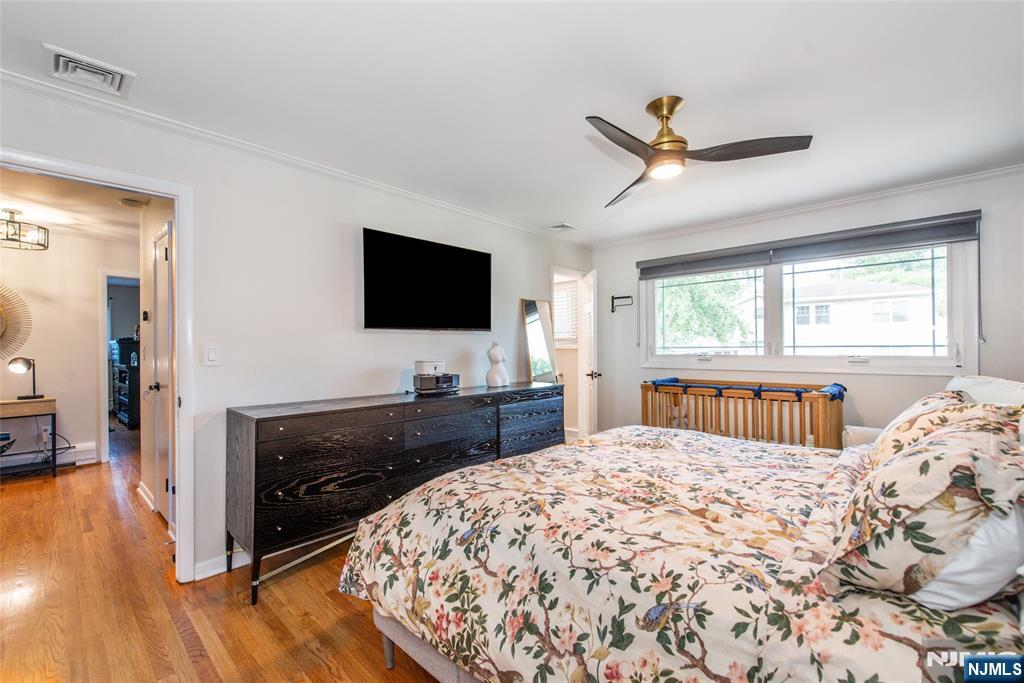 Elmwood Park, New Jersey, 07407, United States, 3 Bedrooms Bedrooms, ,3 BathroomsBathrooms,Residential,For Sale,1941820