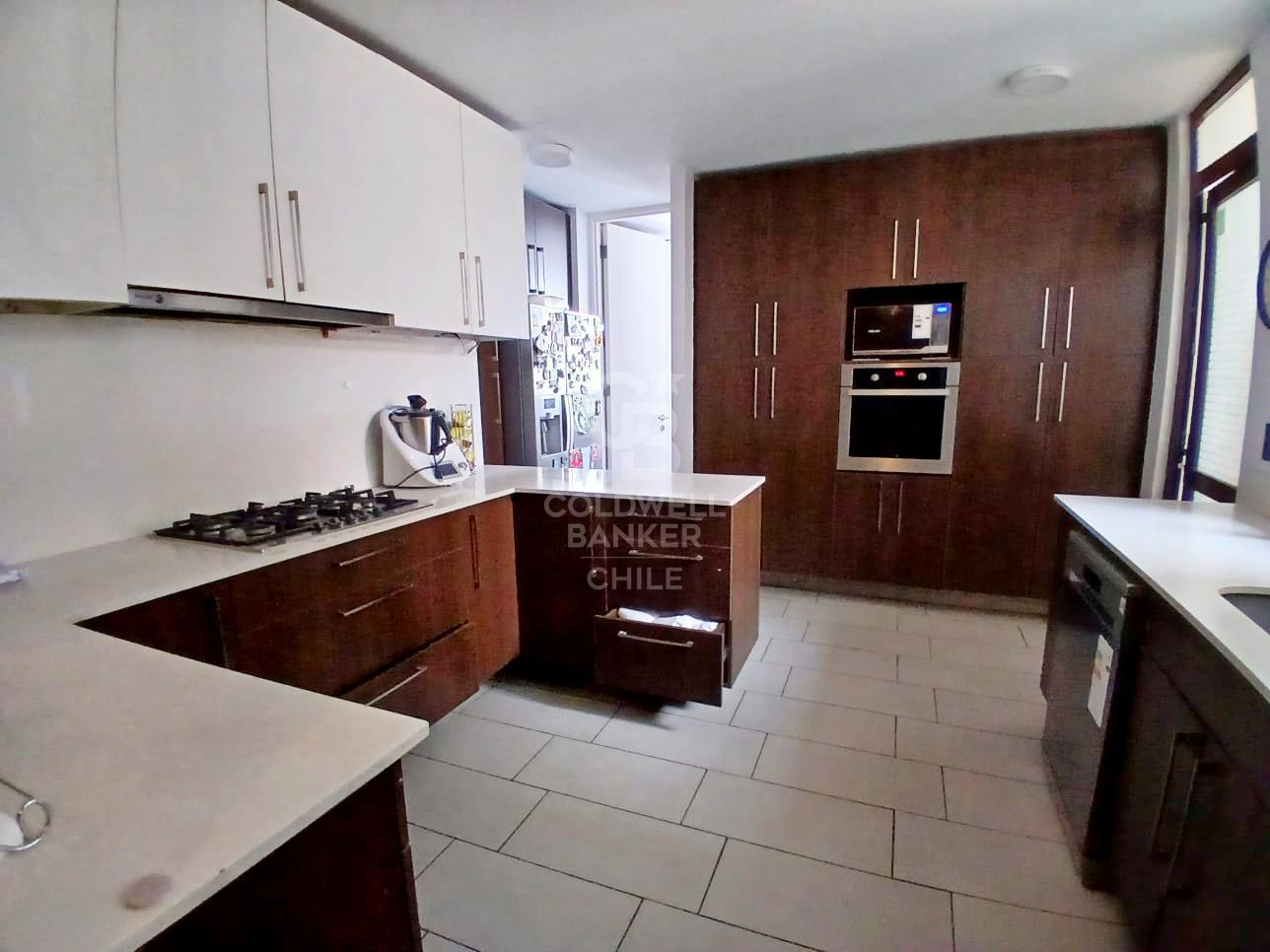 Lo Barnechea, Chile, 6 Bedrooms Bedrooms, ,5 BathroomsBathrooms,Residential,For Sale,1849912