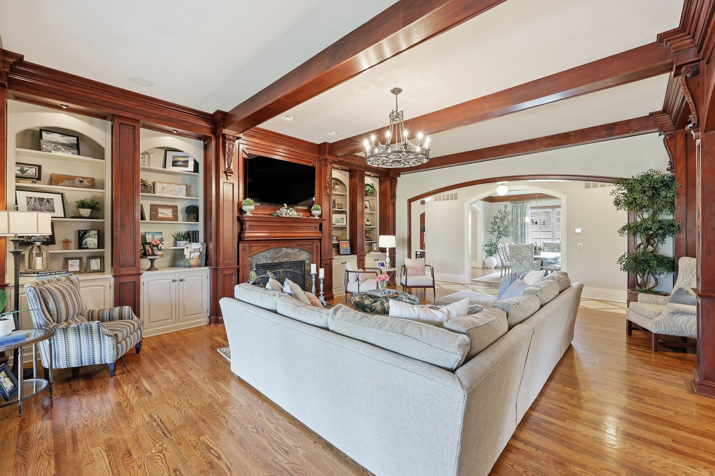  4848 Chelmsbury Lane - 物件實景