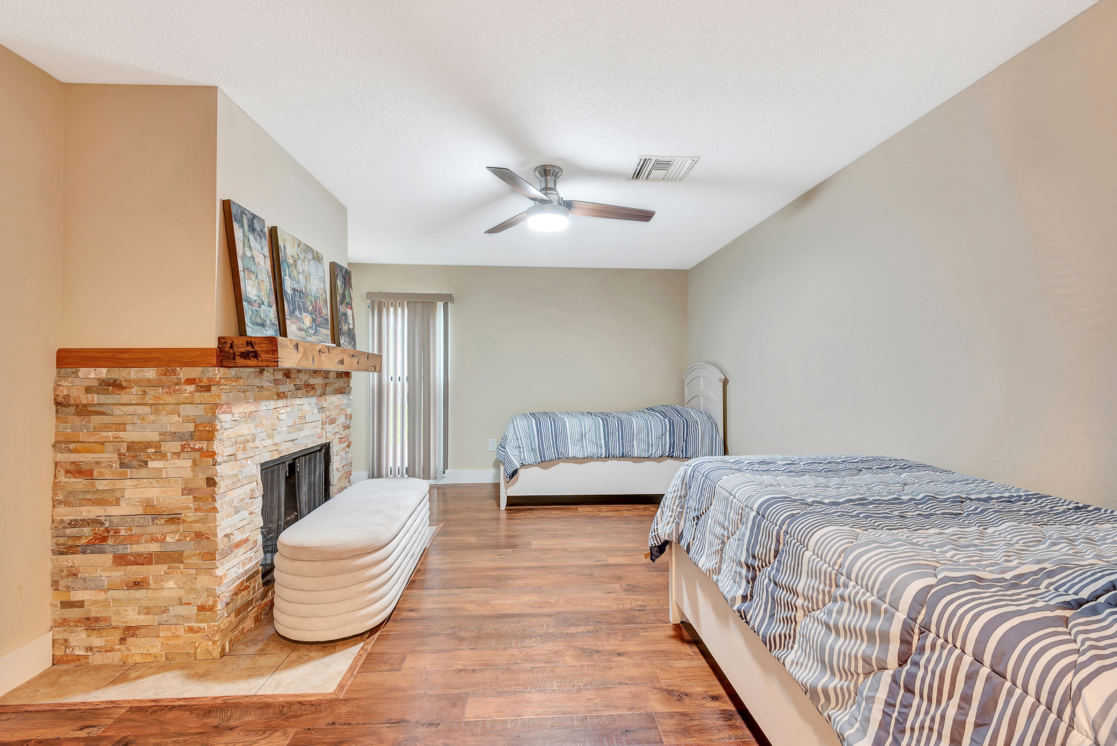 Sarasota, Florida, 34231, United States, 4 Bedrooms Bedrooms, ,2 BathroomsBathrooms,Residential,For Sale,1981224