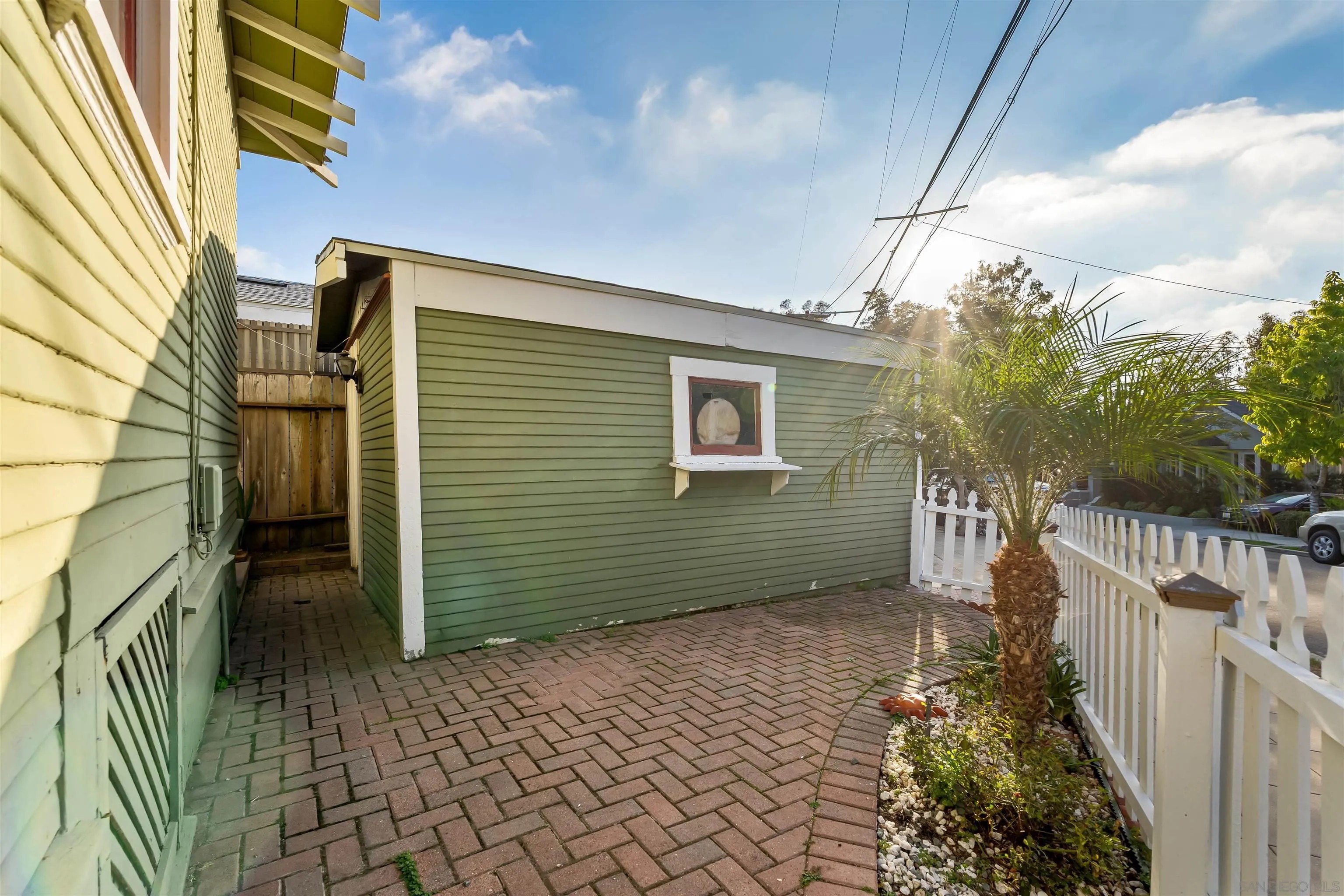 San Diego, California, 92103, United States, 2 Bedrooms Bedrooms, ,1 BathroomBathrooms,Residential,For Sale,1991109