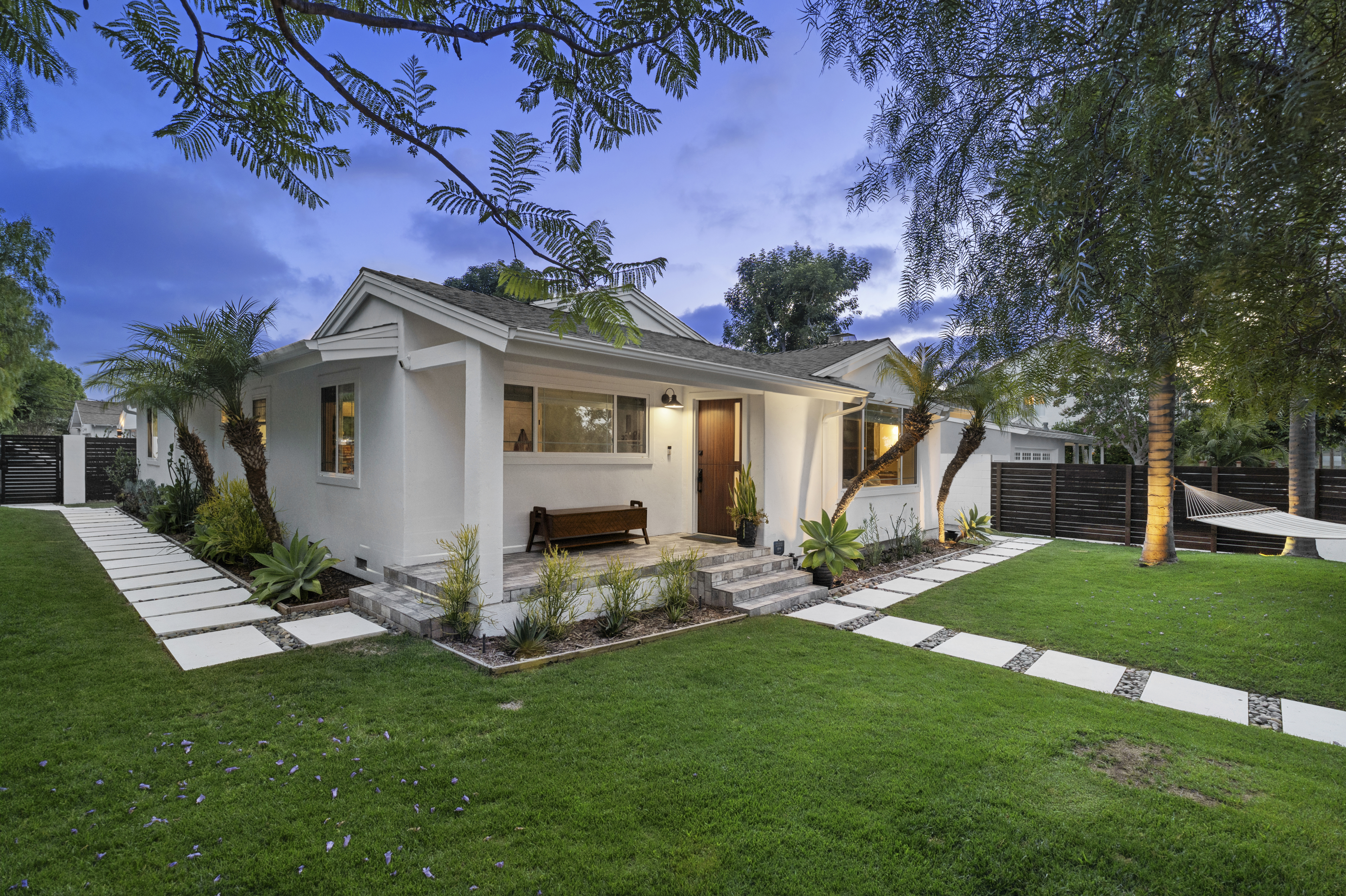 Costa Mesa, CA 92627