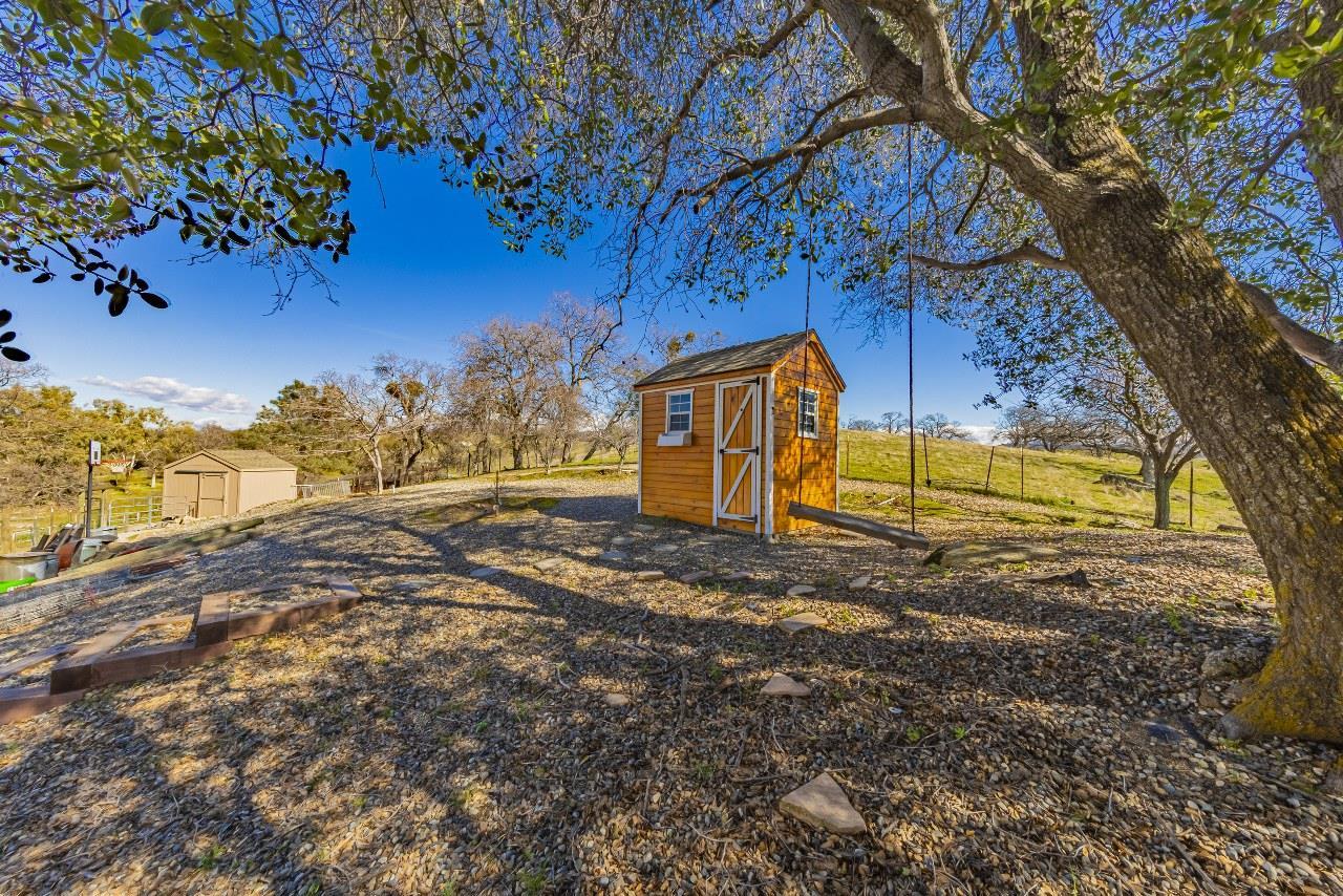 Raymond, California, 93653, United States, 5 Bedrooms Bedrooms, ,3 BathroomsBathrooms,Residential,For Sale,1996762