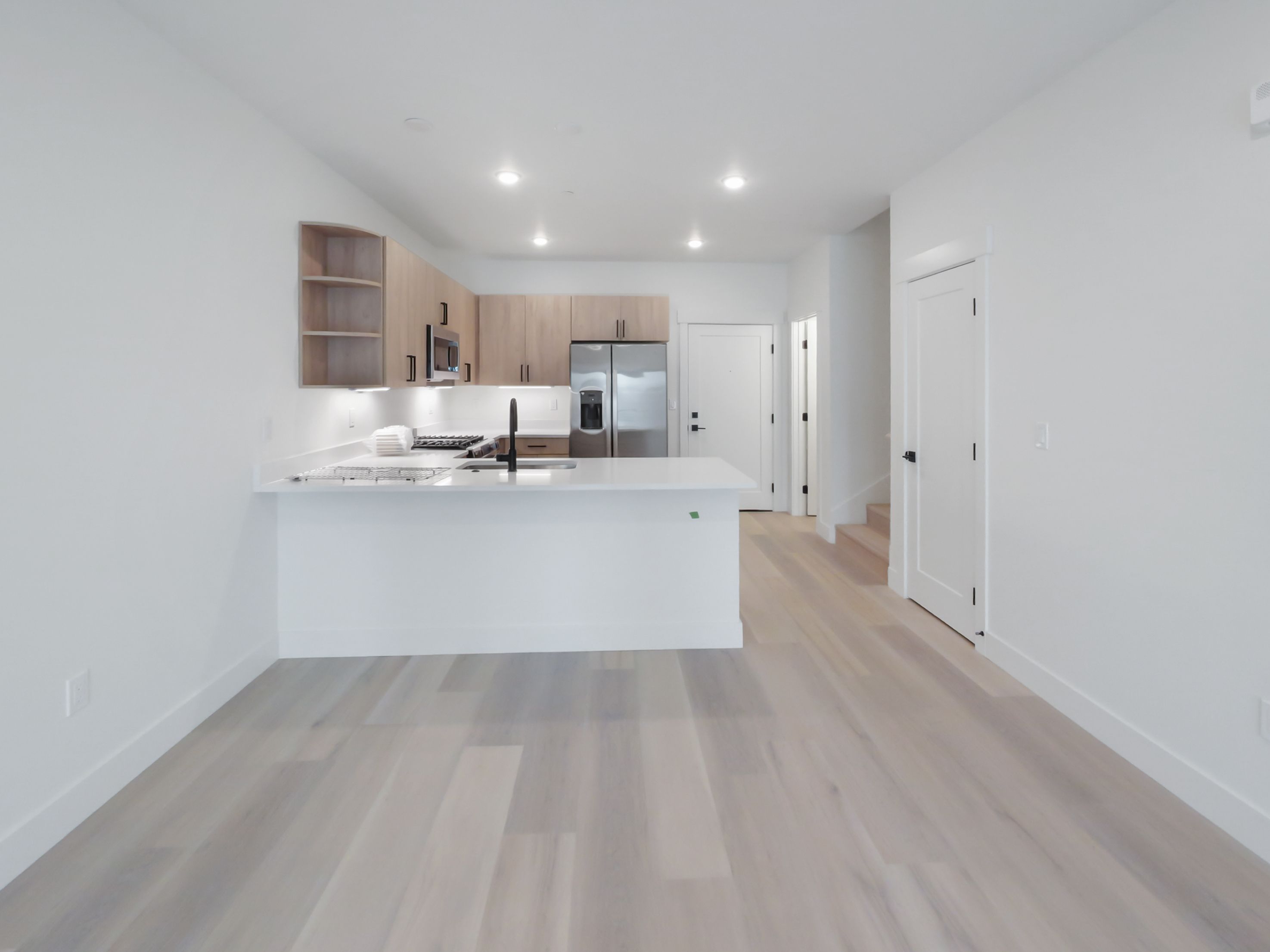  Construction Completed Move in Ready Now - 物件實景