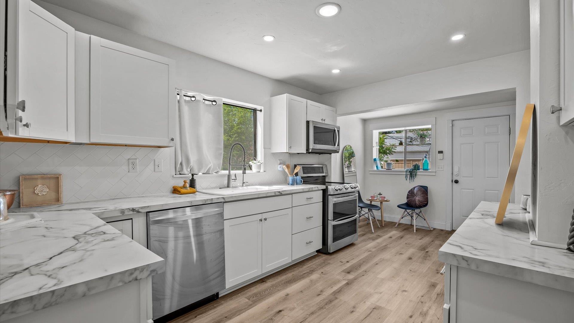 Grand Junction, Colorado, 81501, United States, 2 Bedrooms Bedrooms, ,2 BathroomsBathrooms,Residential,For Sale,1866831