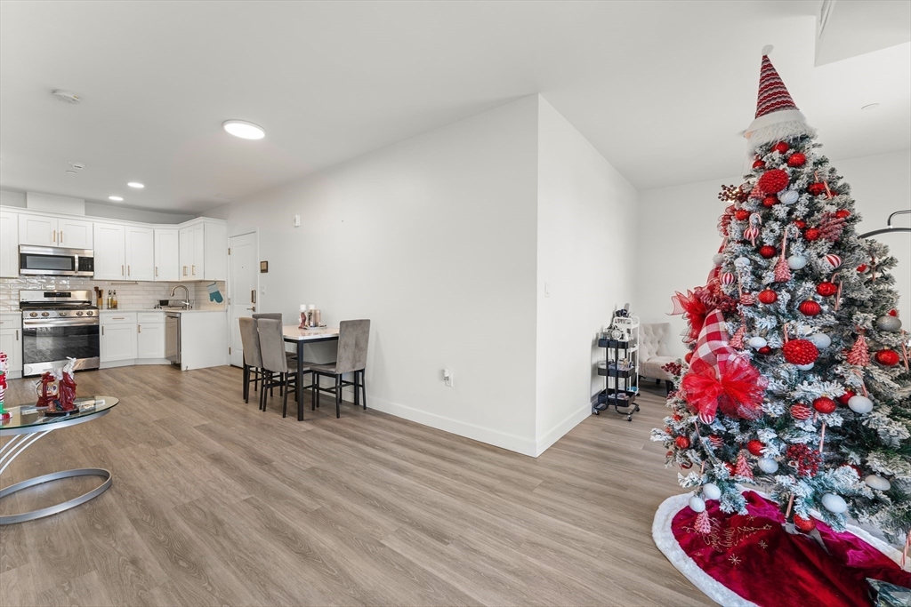 Revere, Massachusetts, 02151, United States, 2 Bedrooms Bedrooms, ,1 BathroomBathrooms,Residential,For Sale,1880903