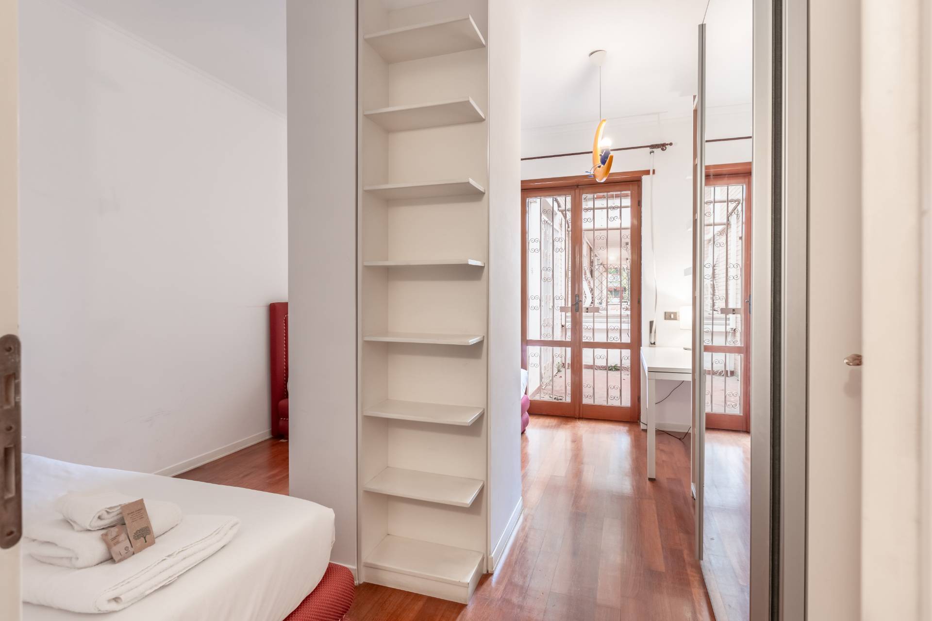 Roma, Roma, 00100, IT, 5 Bedrooms Bedrooms, ,3 BathroomsBathrooms,Residential,For Sale,1738705