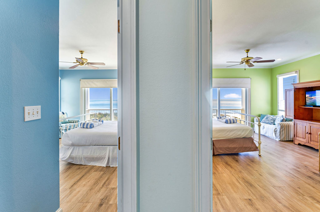 St George Island, Florida, 32328, United States, 5 Bedrooms Bedrooms, ,5 BathroomsBathrooms,Residential,For Sale,1978441