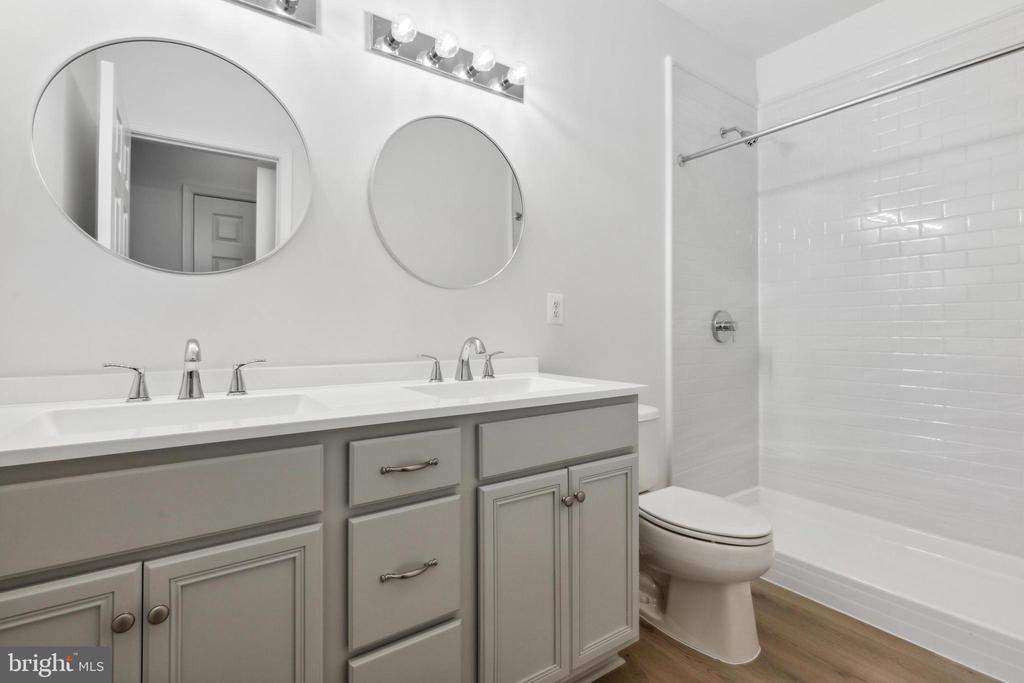 Chantilly, Virginia, 20152, United States, 3 Bedrooms Bedrooms, ,4 BathroomsBathrooms,Residential,For Sale,1942901