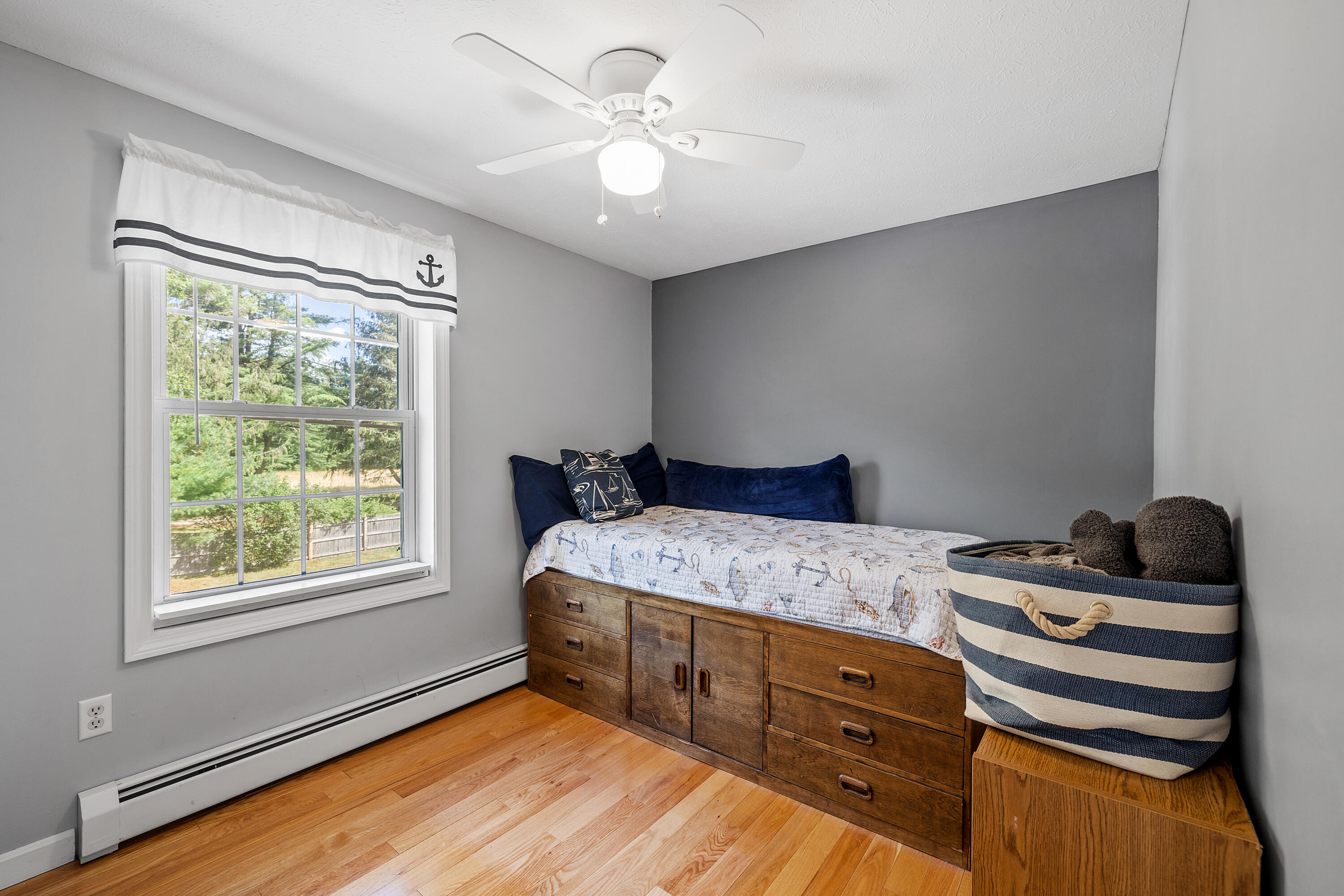 Kennebunk, Maine, 04043, United States, 4 Bedrooms Bedrooms, ,3 BathroomsBathrooms,Residential,For Sale,1901134