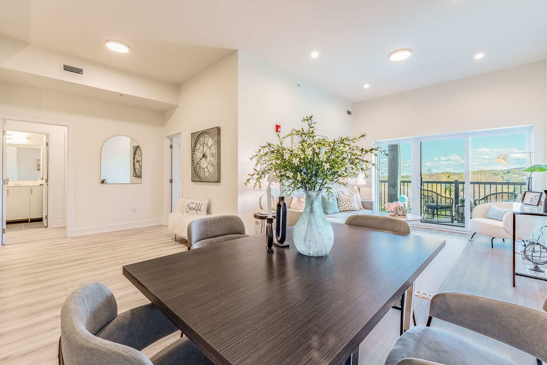  Bright & Spacious Condo Living - 物件實景