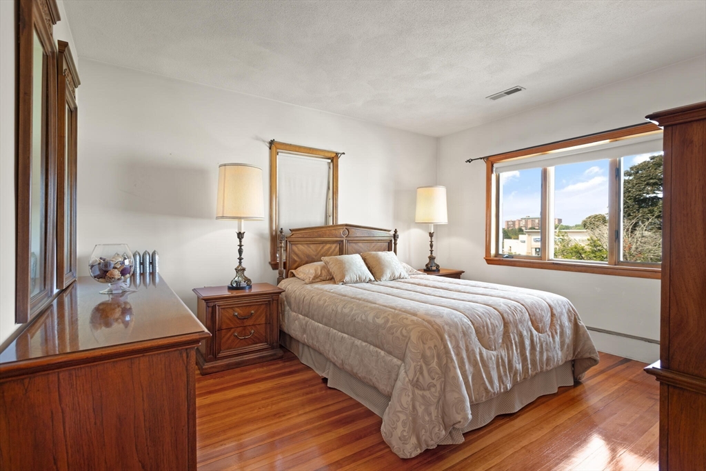 Medford, Massachusetts, 02155, United States, 4 Bedrooms Bedrooms, ,2 BathroomsBathrooms,Residential,For Sale,1935806