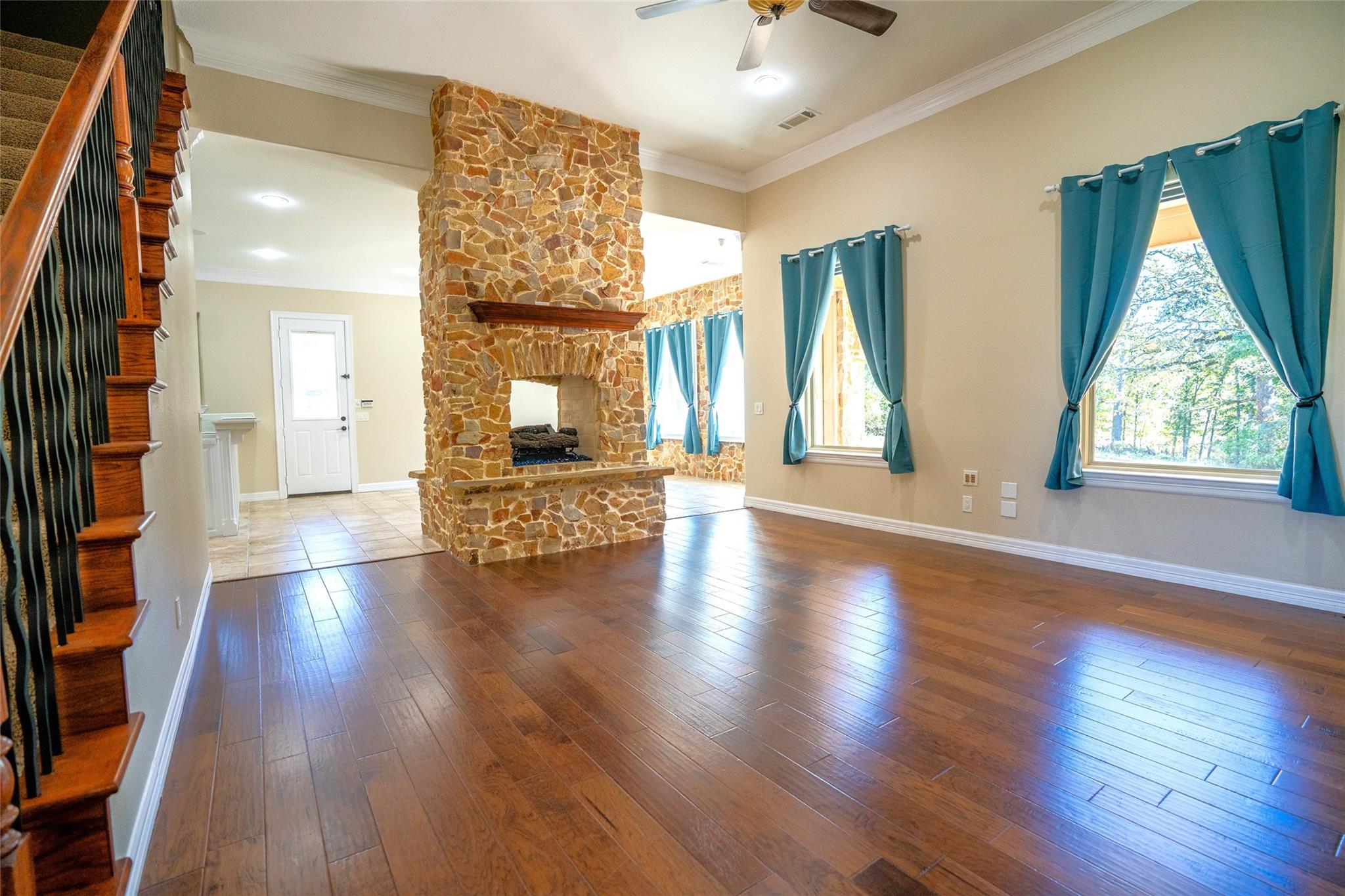 Paris, Texas, 75462, United States, 4 Bedrooms Bedrooms, ,4 BathroomsBathrooms,Residential,For Sale,1979058