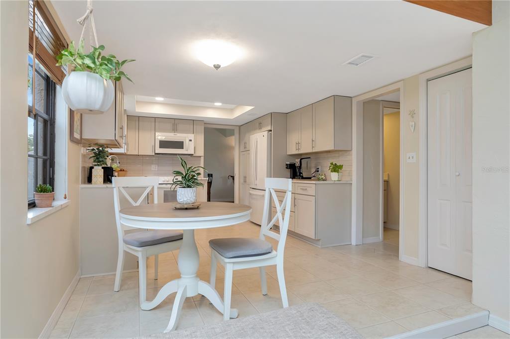 Largo, Florida, 33773, United States, 3 Bedrooms Bedrooms, ,3 BathroomsBathrooms,Residential,For Sale,1839107