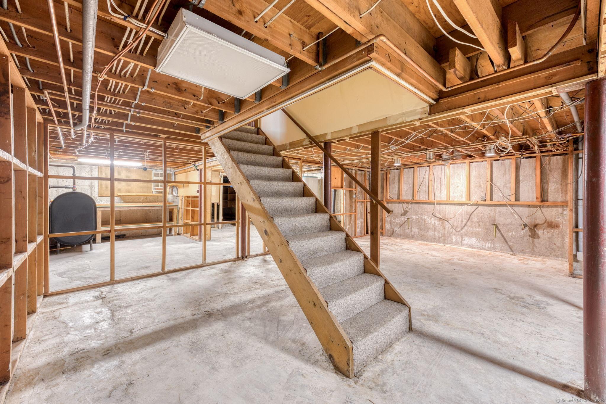 Wethersfield, Connecticut, 06109, United States, 4 Bedrooms Bedrooms, ,3 BathroomsBathrooms,Residential,For Sale,1935230