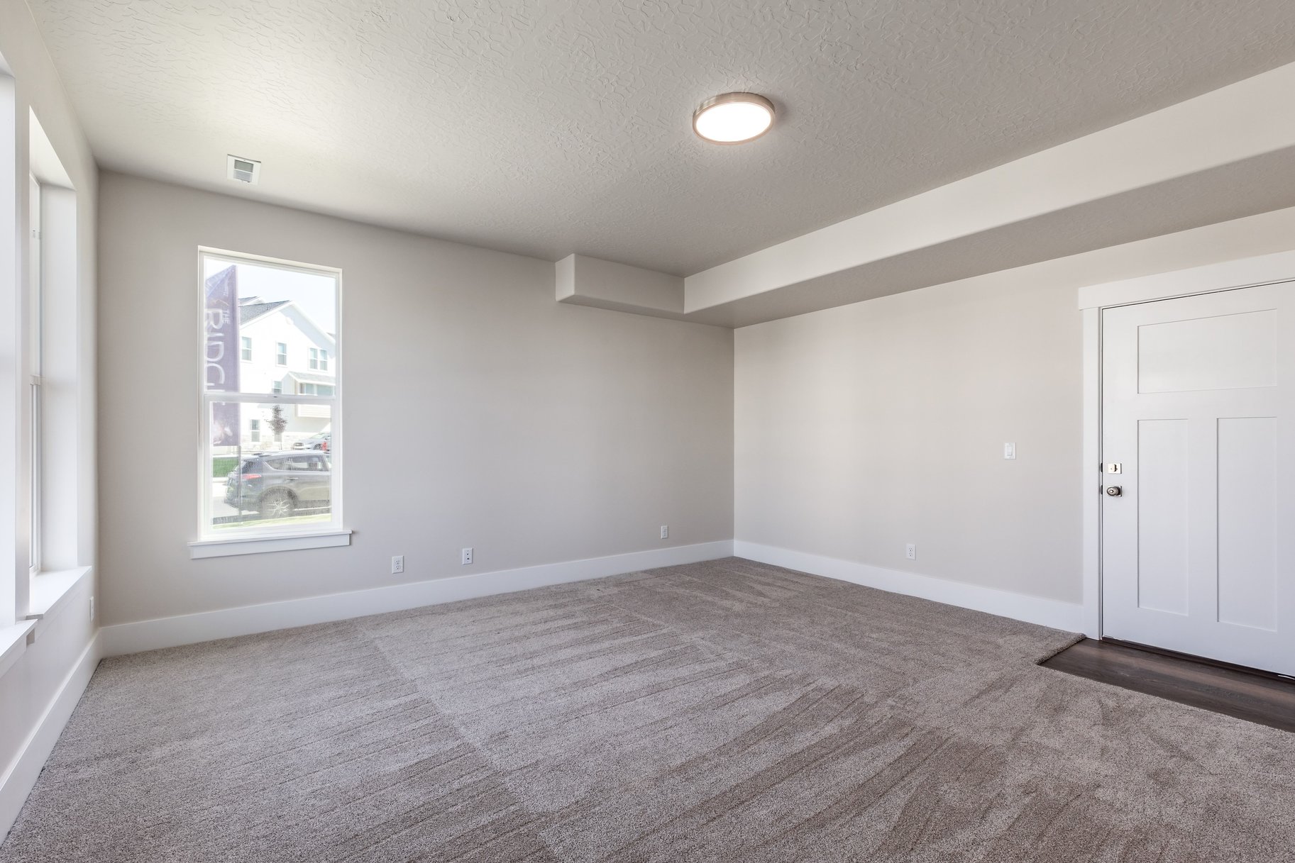  End-Unit Manhattan Floor Plan at The Ridge at Spanish - 物件實景