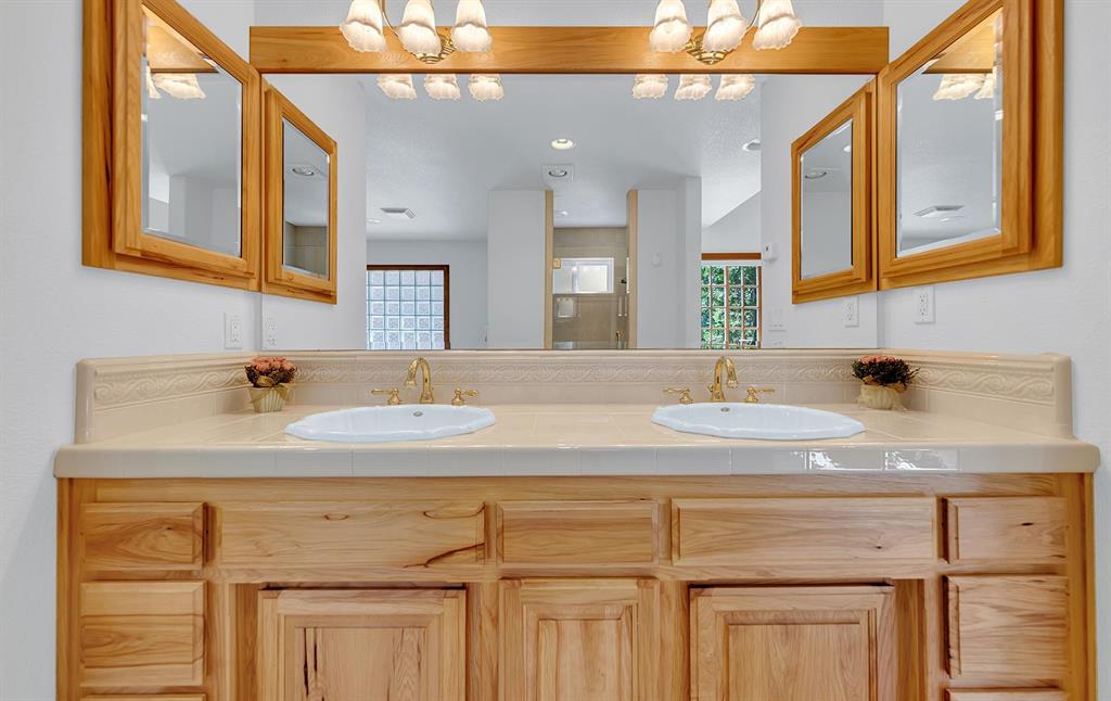 Lake Almanor West, California, 96020, United States, 4 Bedrooms Bedrooms, ,4 BathroomsBathrooms,Residential,For Sale,1907514