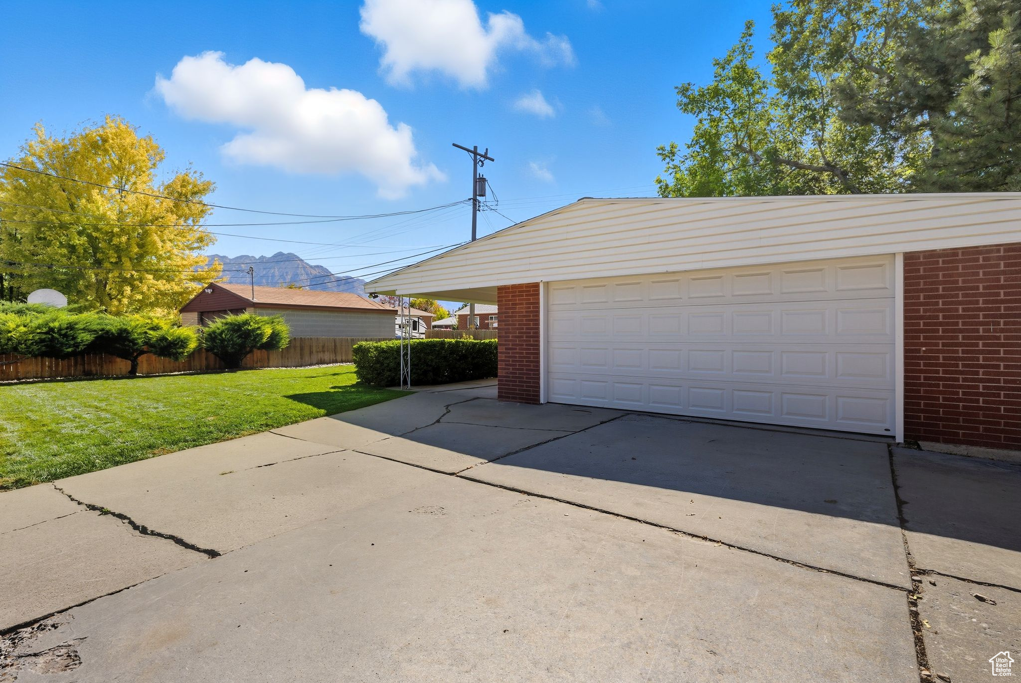 Millcreek, Utah, 84106, United States, 4 Bedrooms Bedrooms, ,1 BathroomBathrooms,Residential,For Sale,1961088