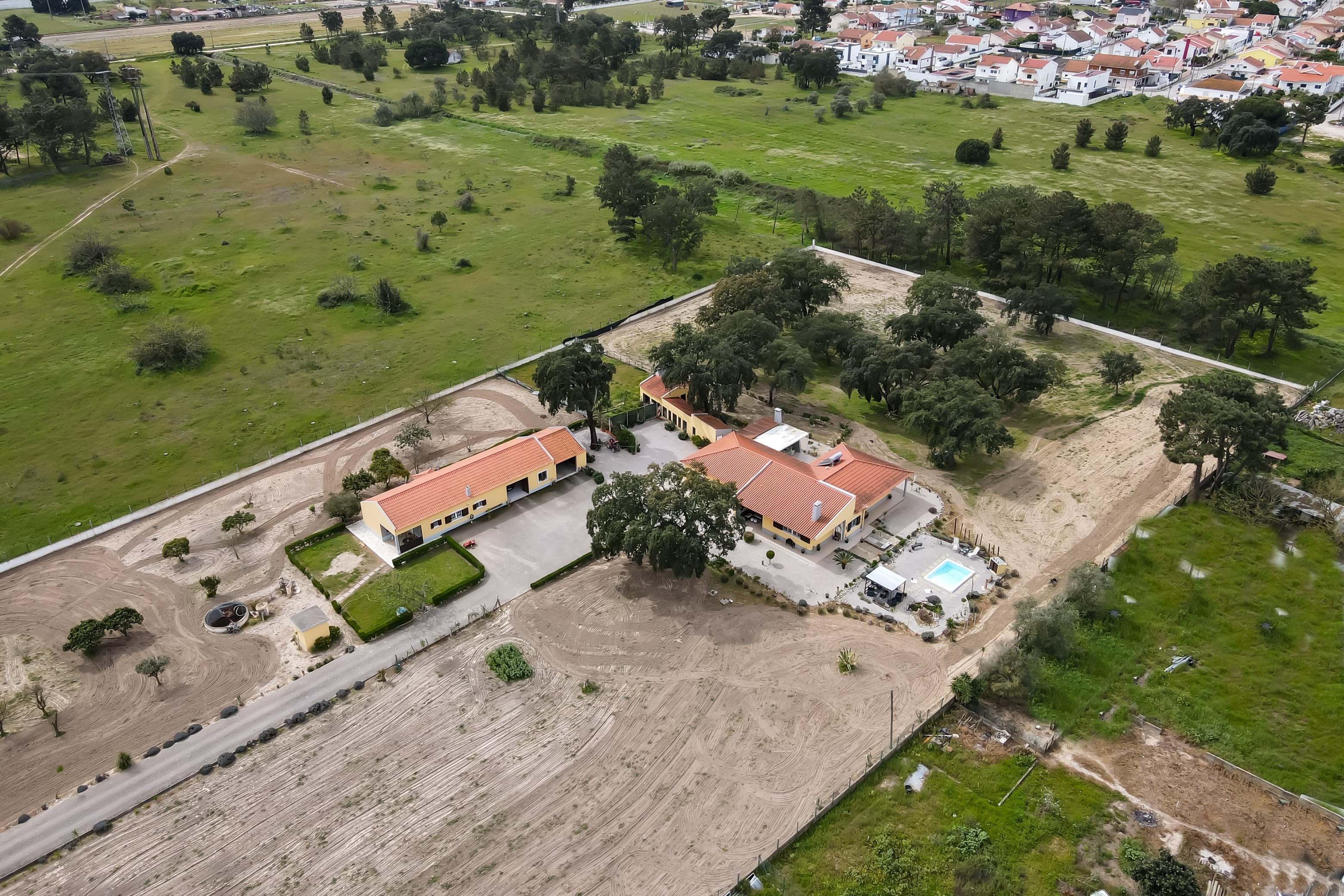 Palmela, Setúbal, 2950-502, PT, 4 Bedrooms Bedrooms, ,2 BathroomsBathrooms,Residential,For Sale,1698752