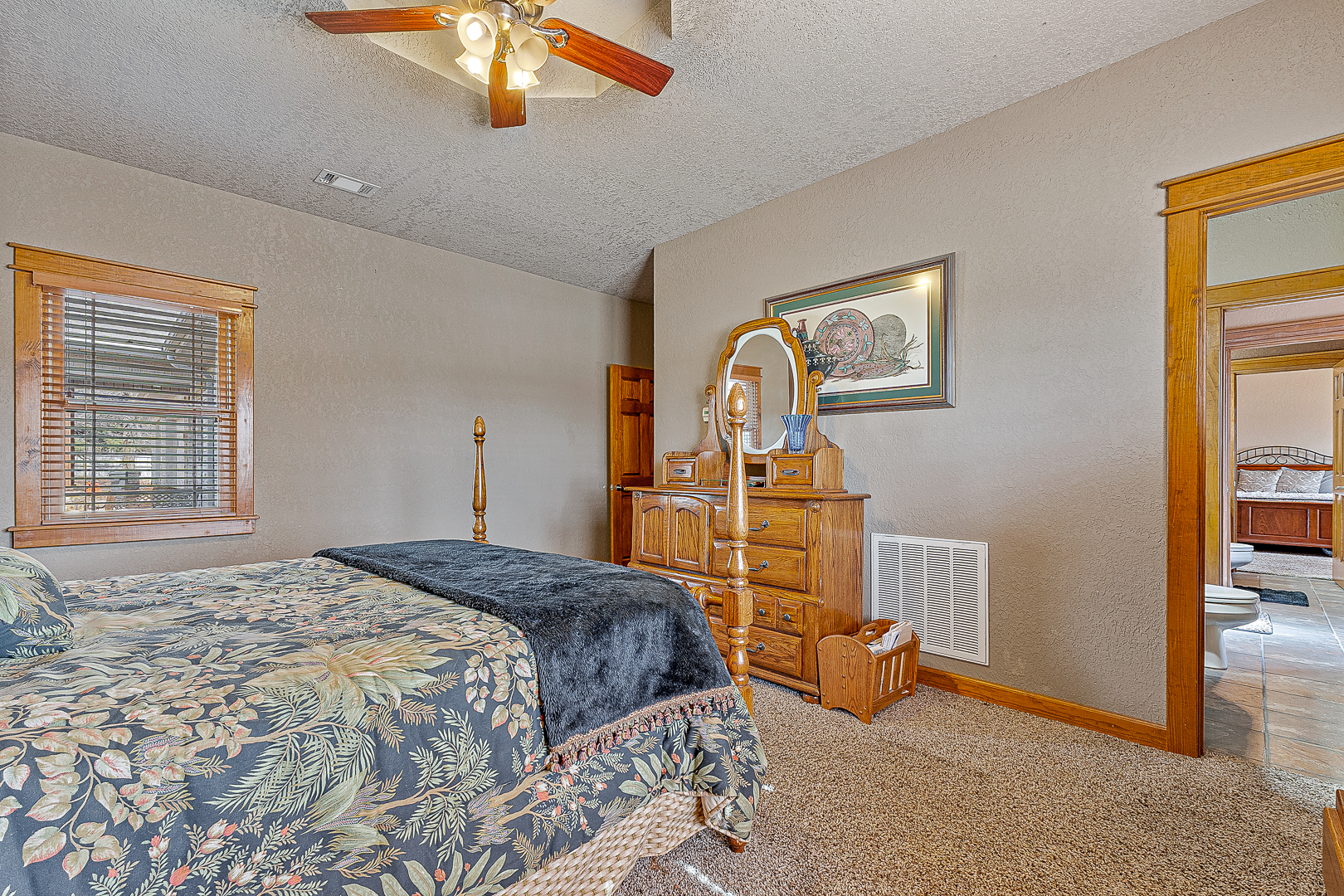 Jonesboro, Arkansas, 72405, United States, 4 Bedrooms Bedrooms, ,3 BathroomsBathrooms,Residential,For Sale,1942326