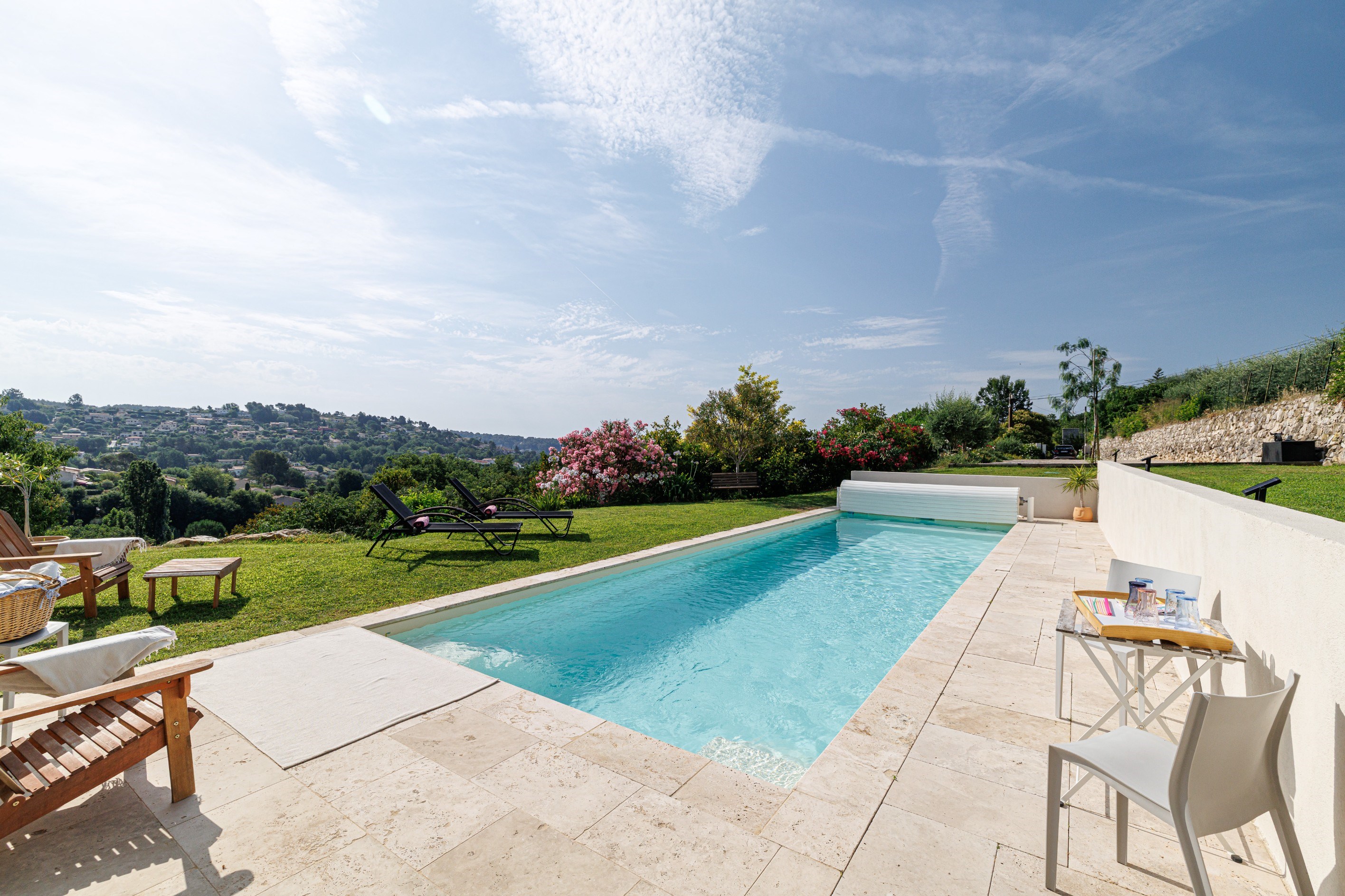  Architect-designed contemporary villa for sale in Vence near Saint-Paul-de-Vence - 物件實景