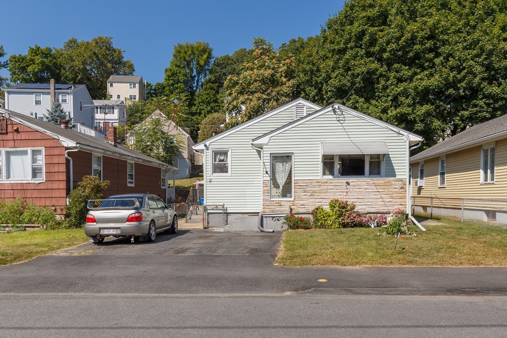 Waltham, Massachusetts, 02451, United States, 3 Bedrooms Bedrooms, ,2 BathroomsBathrooms,Residential,For Sale,1894263