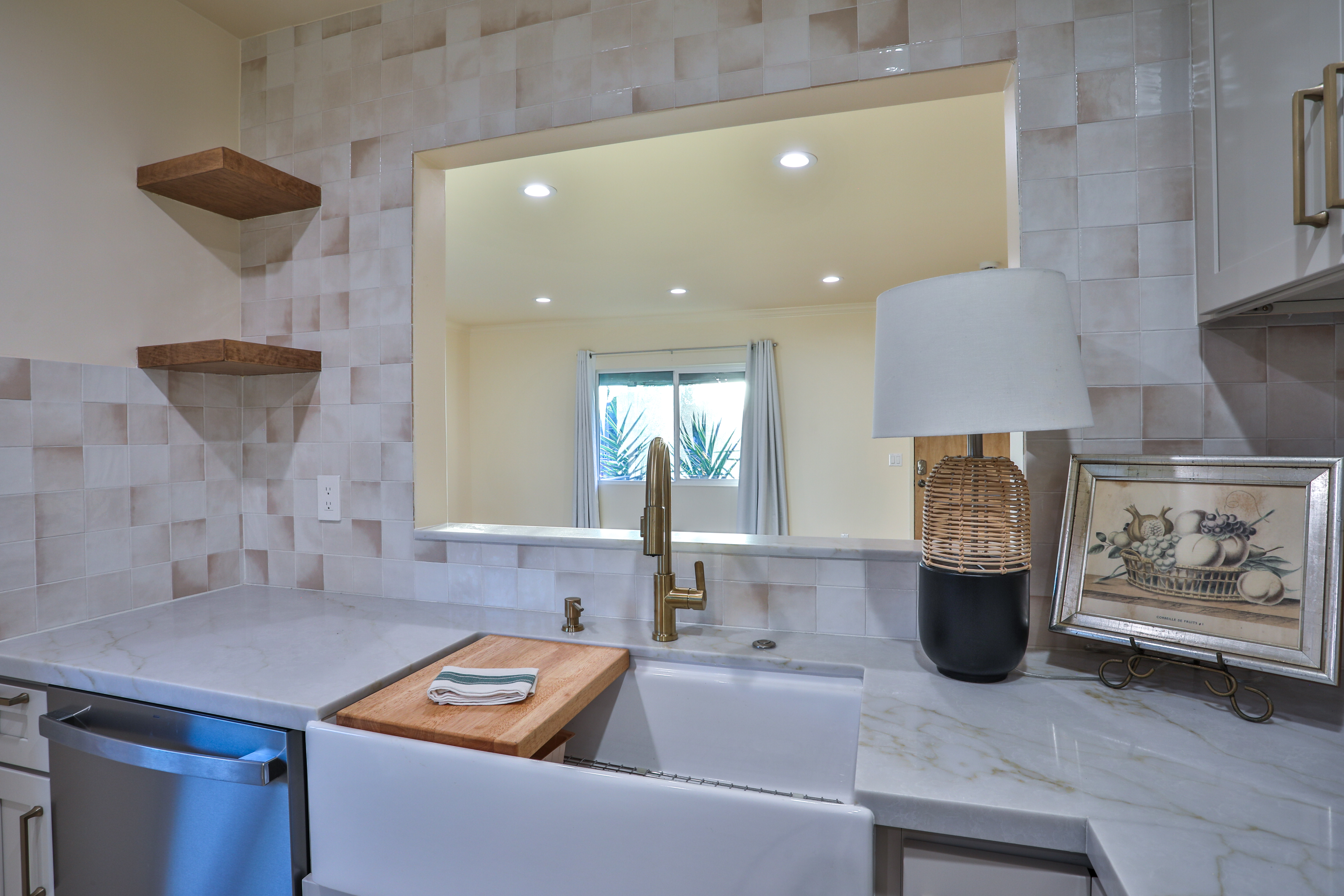  664 N. 8th Avenue, Upland, CA 91786 - 物件實景