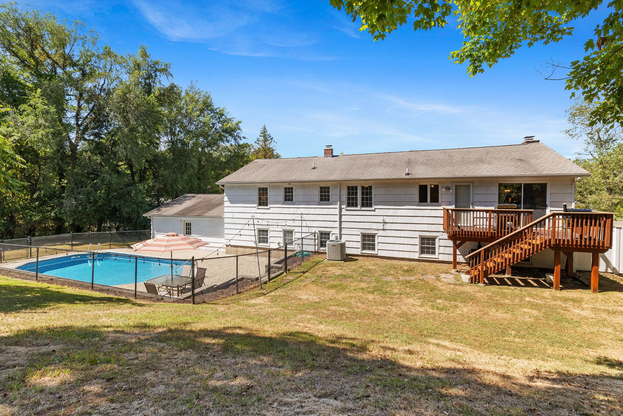 North Haven, Connecticut, 06473, United States, 5 Bedrooms Bedrooms, ,3 BathroomsBathrooms,Residential,For Sale,1956553