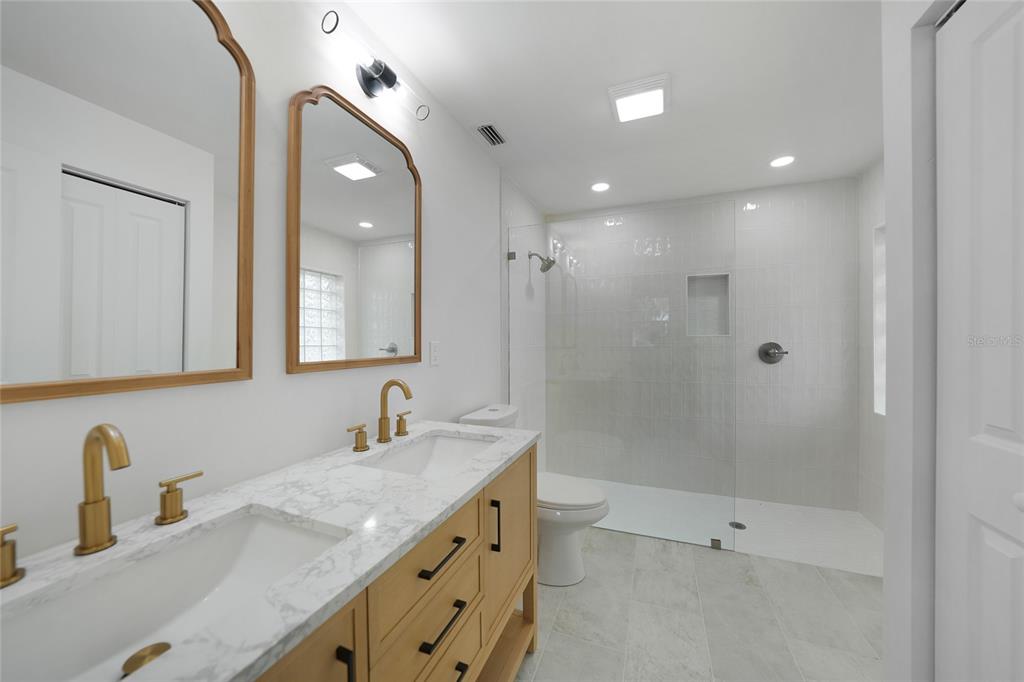 Englewood, Florida, 34223, United States, 2 Bedrooms Bedrooms, ,2 BathroomsBathrooms,Residential,For Sale,1931674