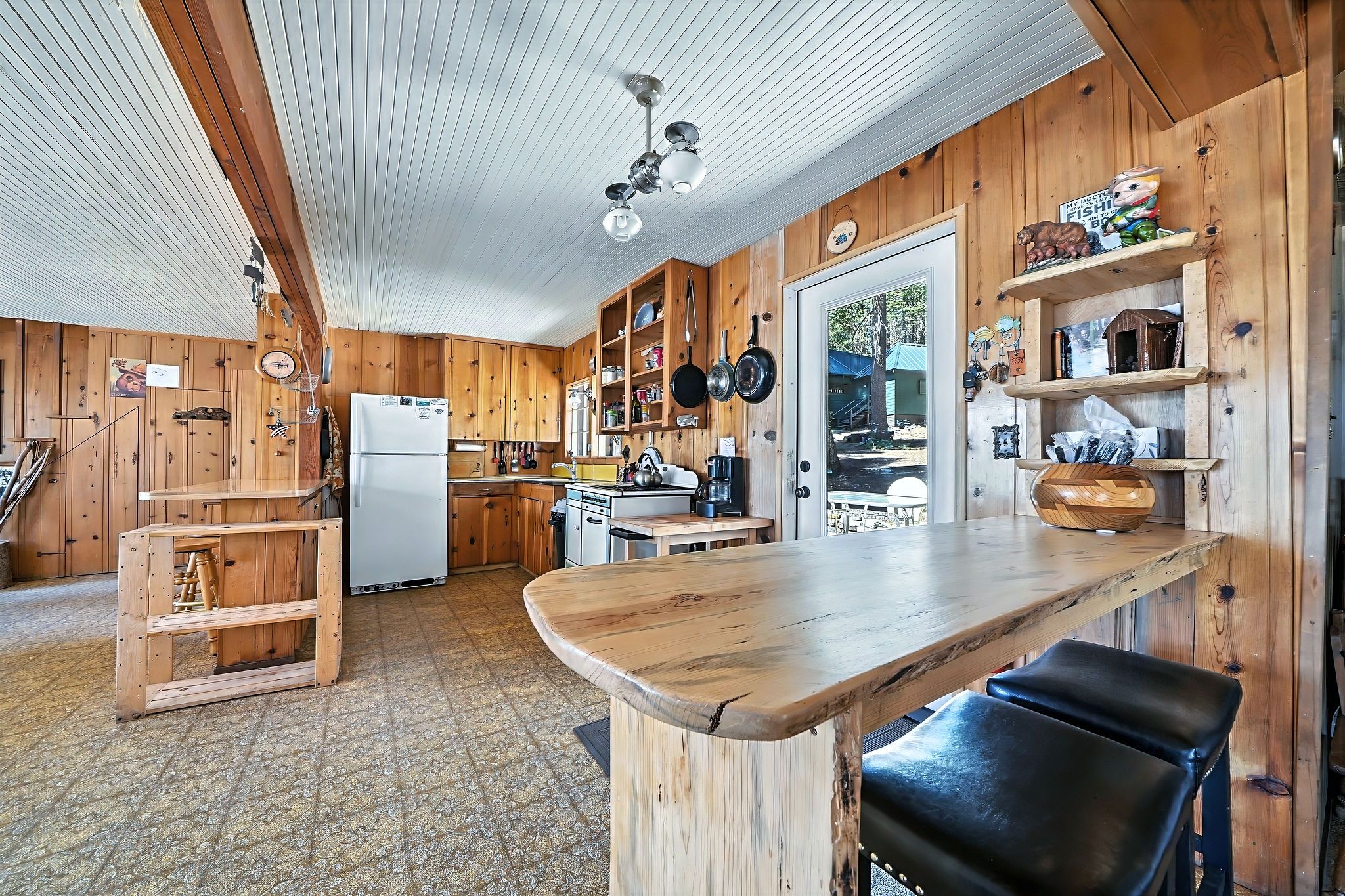  A Rare Opportunity to Own One of Silver Lake’s Best-Located Cabins - 物件實景