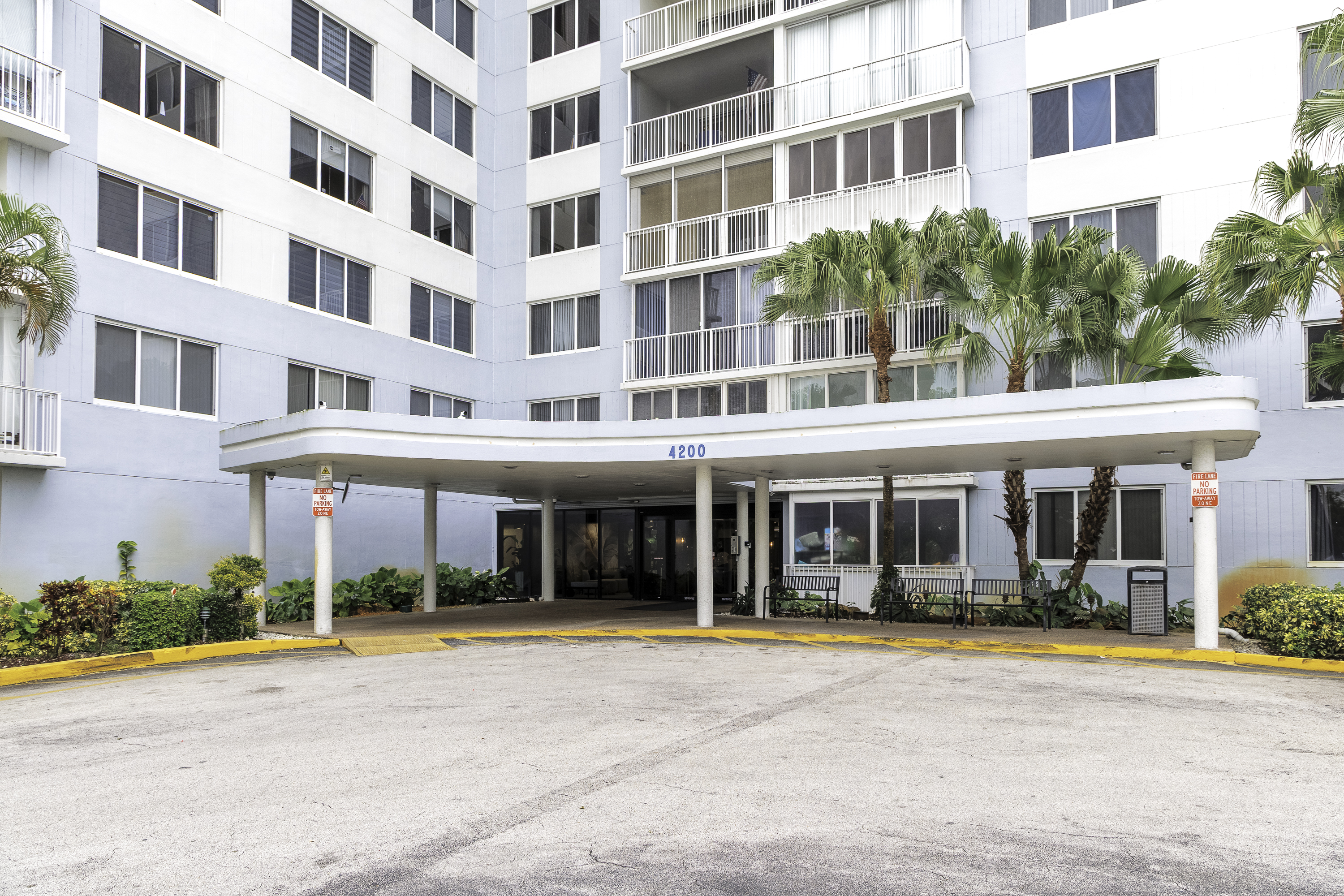  4200 Hillcrest Dr, Hollywood, FL, 33021 - 物件實景